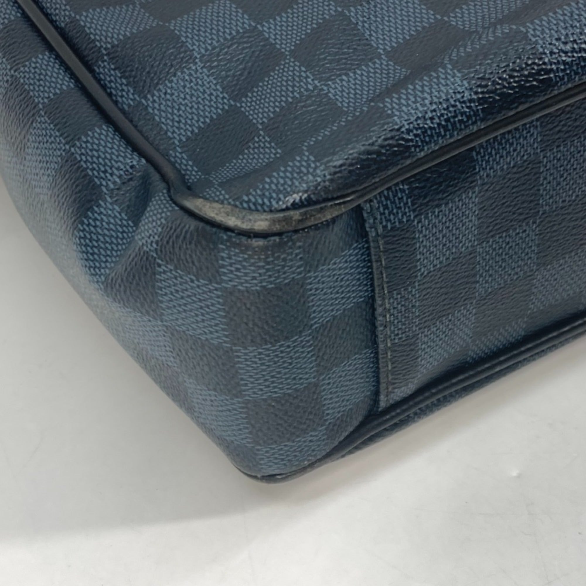 Louis Vuitton Black Navy Canvas Handbag Shoulder Bag (Pre-Owned)