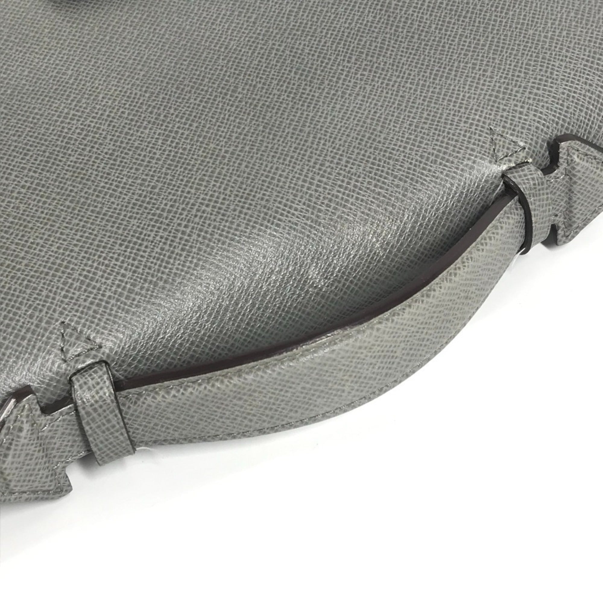 Louis Vuitton Glacier Gray Taiga Leather Briefcase Shoulder Bag (Pre-Owned)