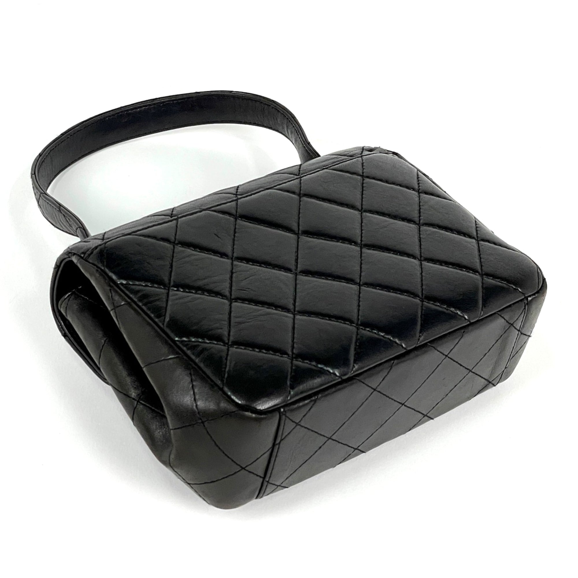 Chanel Black Leather Handbag (Pre-Owned)