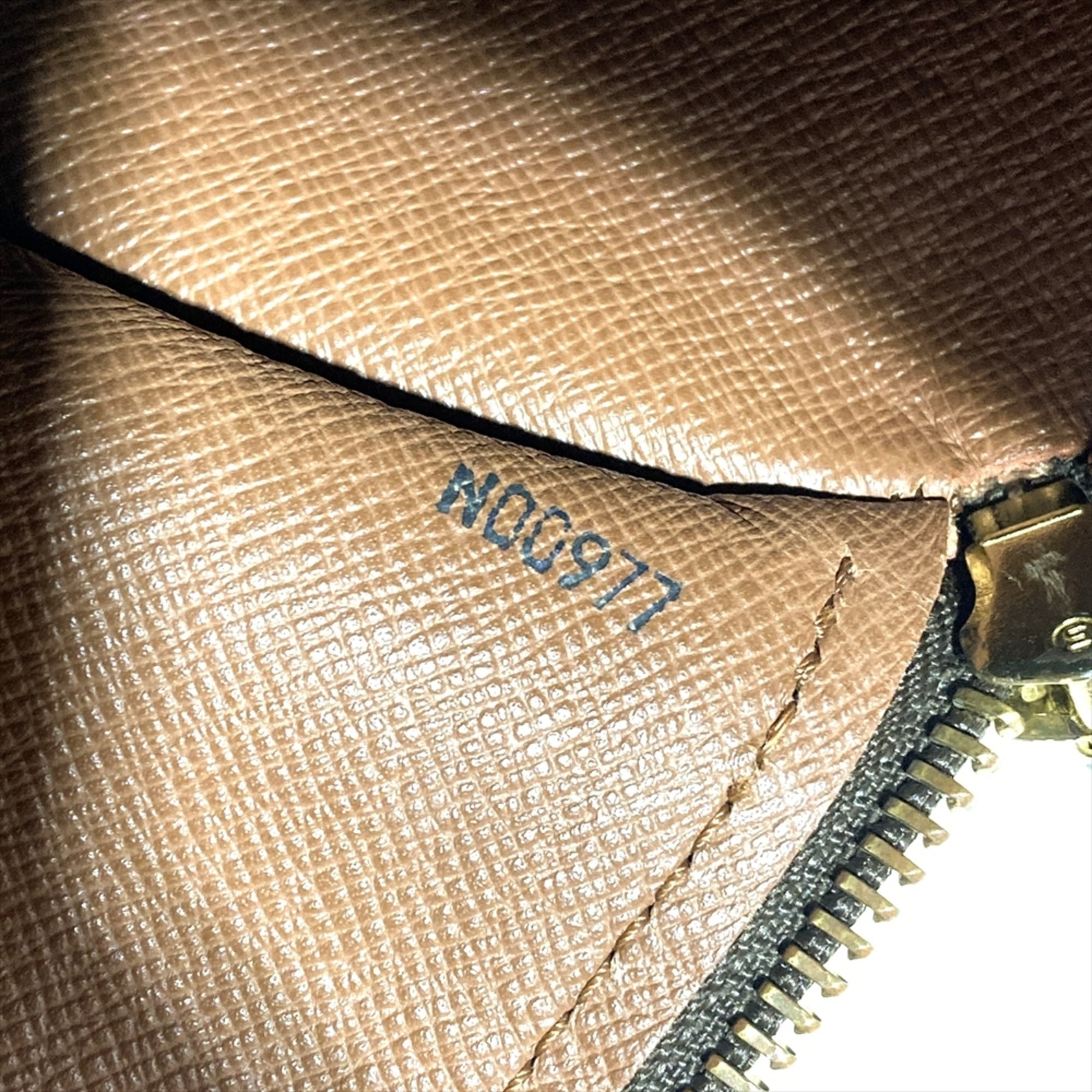 Louis Vuitton Brown Monogram Canvas Handbag Pouch (Pre-Owned)