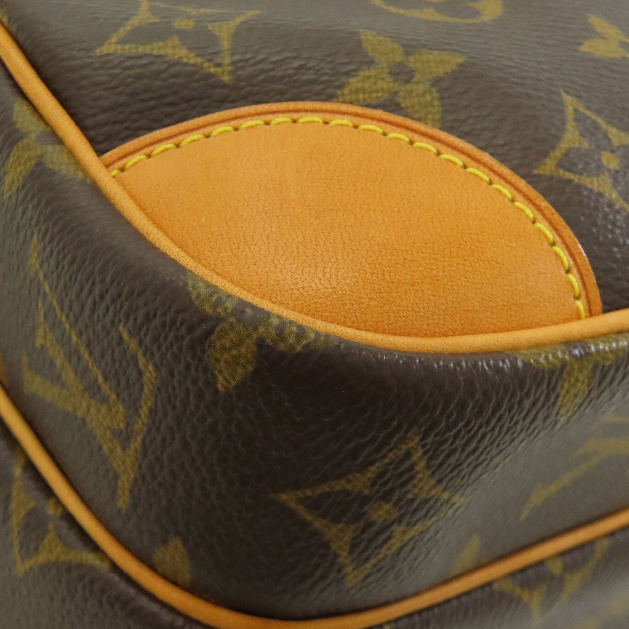 Louis Vuitton Monogram Monogram Monogram Shoulder Bag (Pre-Owned)