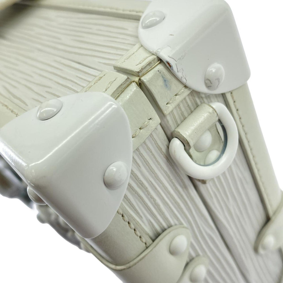 Louis Vuitton White Leather Shoulder Bag (Pre-Owned)