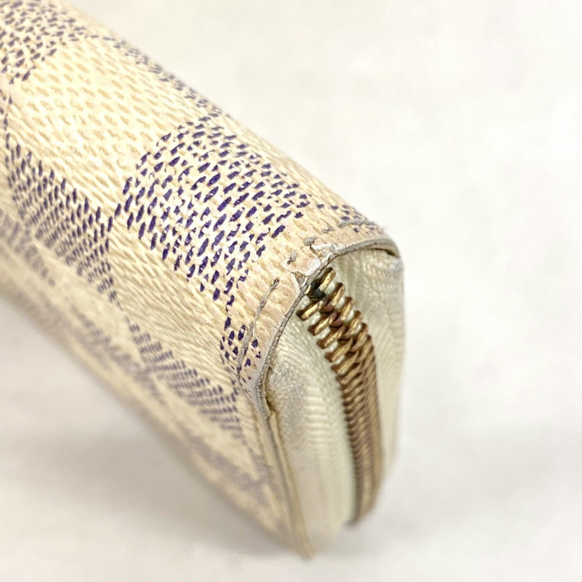 Louis Vuitton White Long Wallet (Bi-Fold) (Pre-Owned)