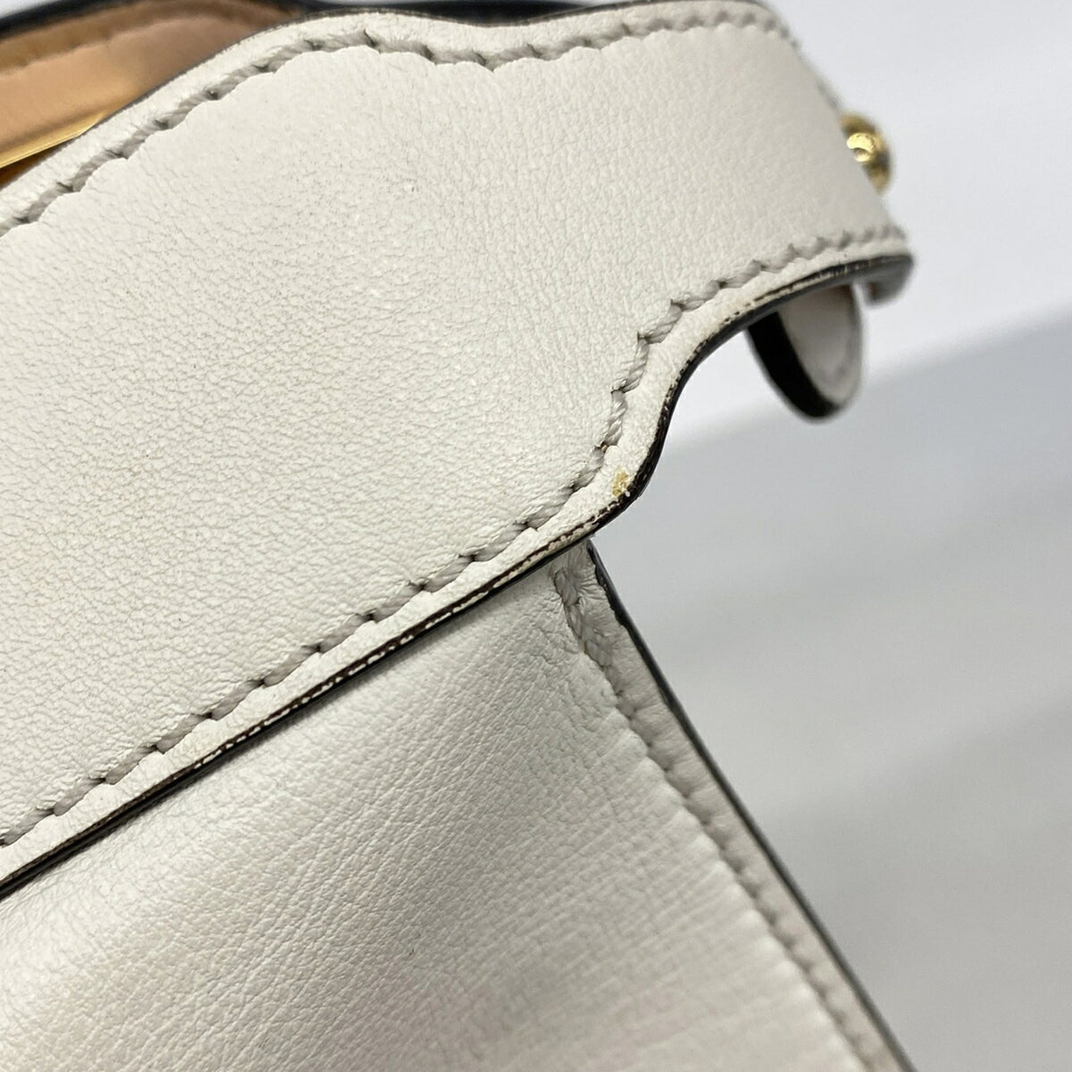 Fendi White Leather Handbag (Pre-Owned)