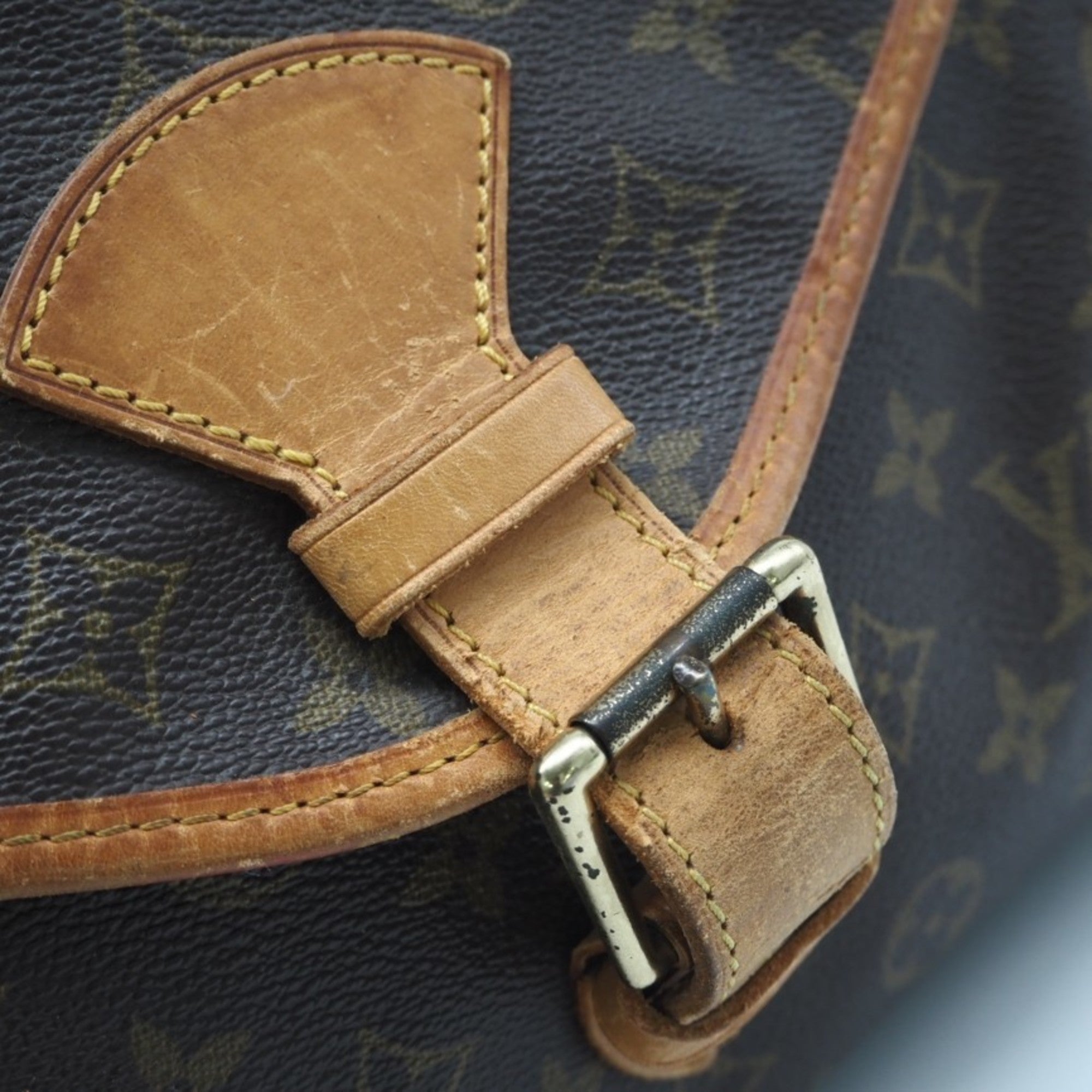 Louis Vuitton Brown Coated Canvas Leather Handbag (Pre-Owned)
