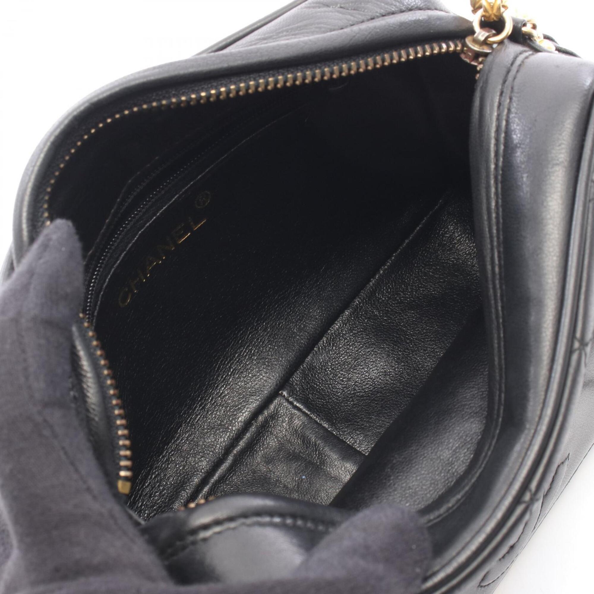 Chanel Black Leather Handbag Shoulder Bag (Pre-Owned)