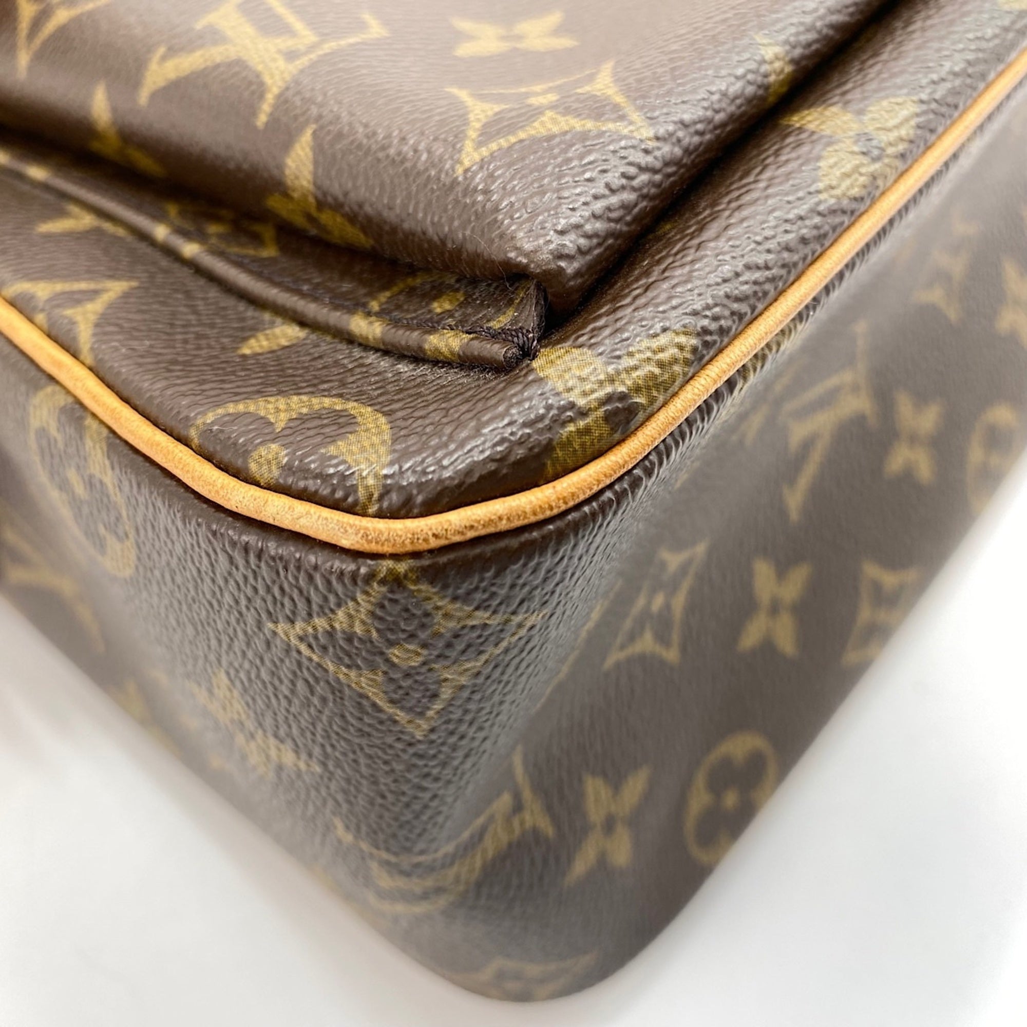 Louis Vuitton Brown Monogram Monogram Shoulder Bag (Pre-Owned)