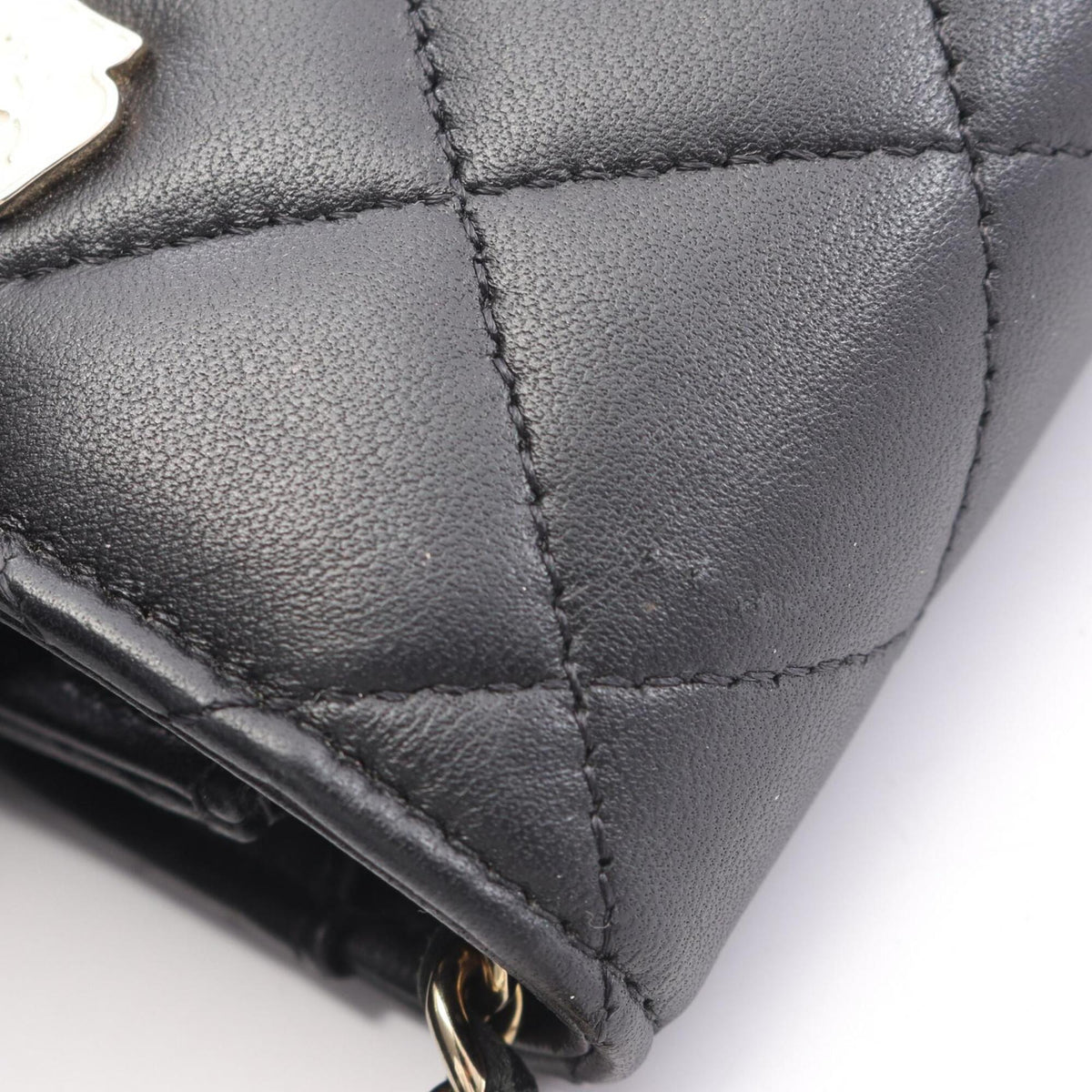 Chanel Black Leather Handbag Shoulder Bag (Pre-Owned)