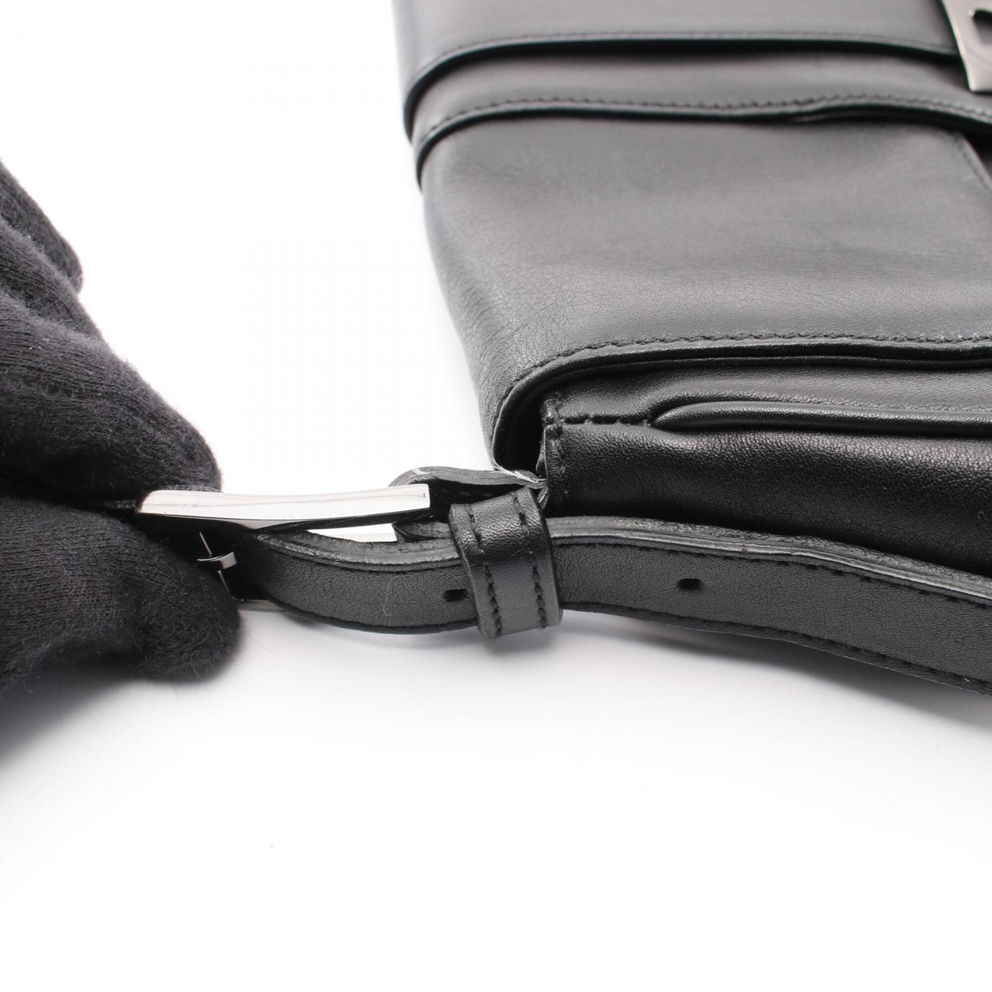 Salvatore Ferragamo Black Leather Handbag Shoulder Bag (Pre-Owned)