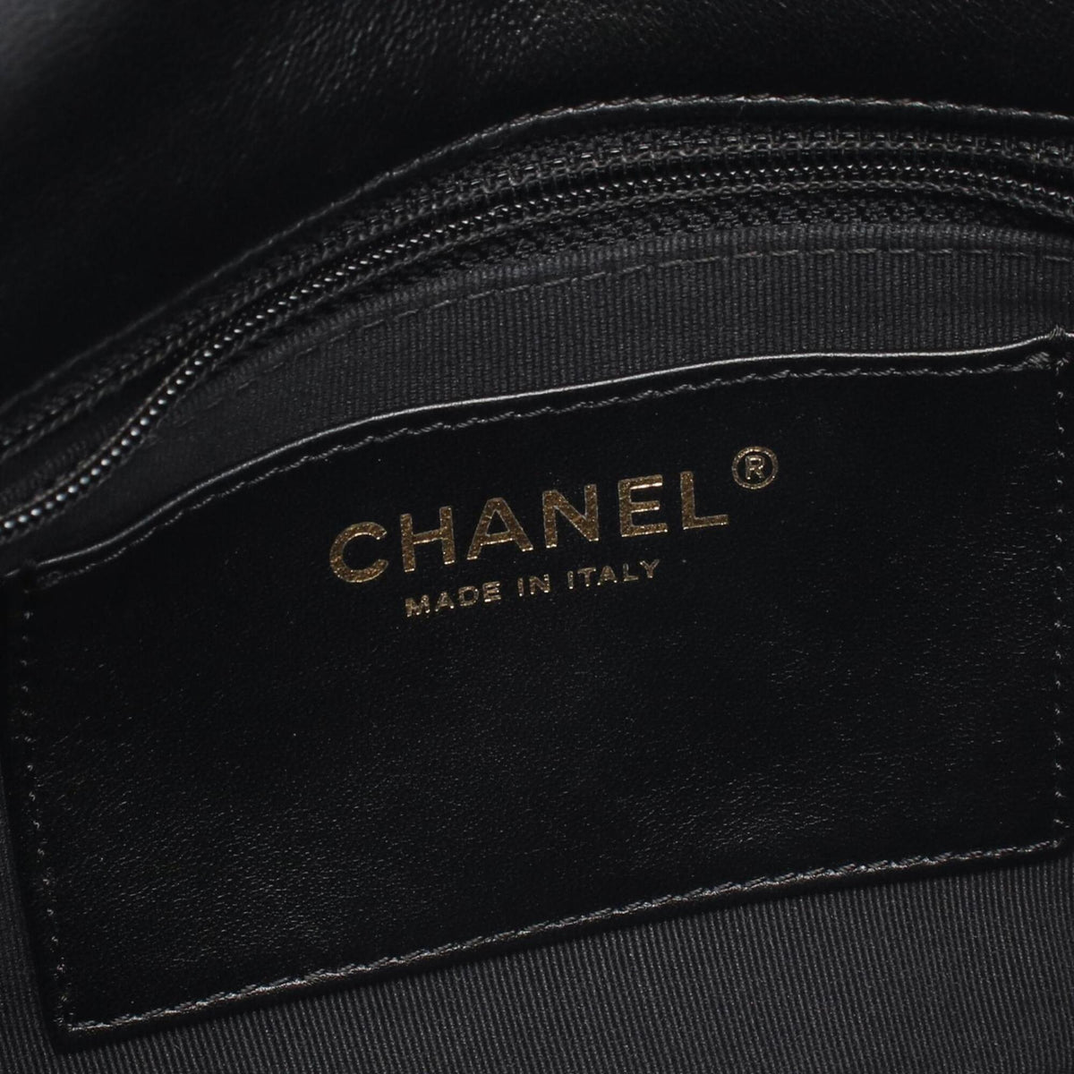 Chanel Black Leather Handbag Shoulder Bag (Pre-Owned)