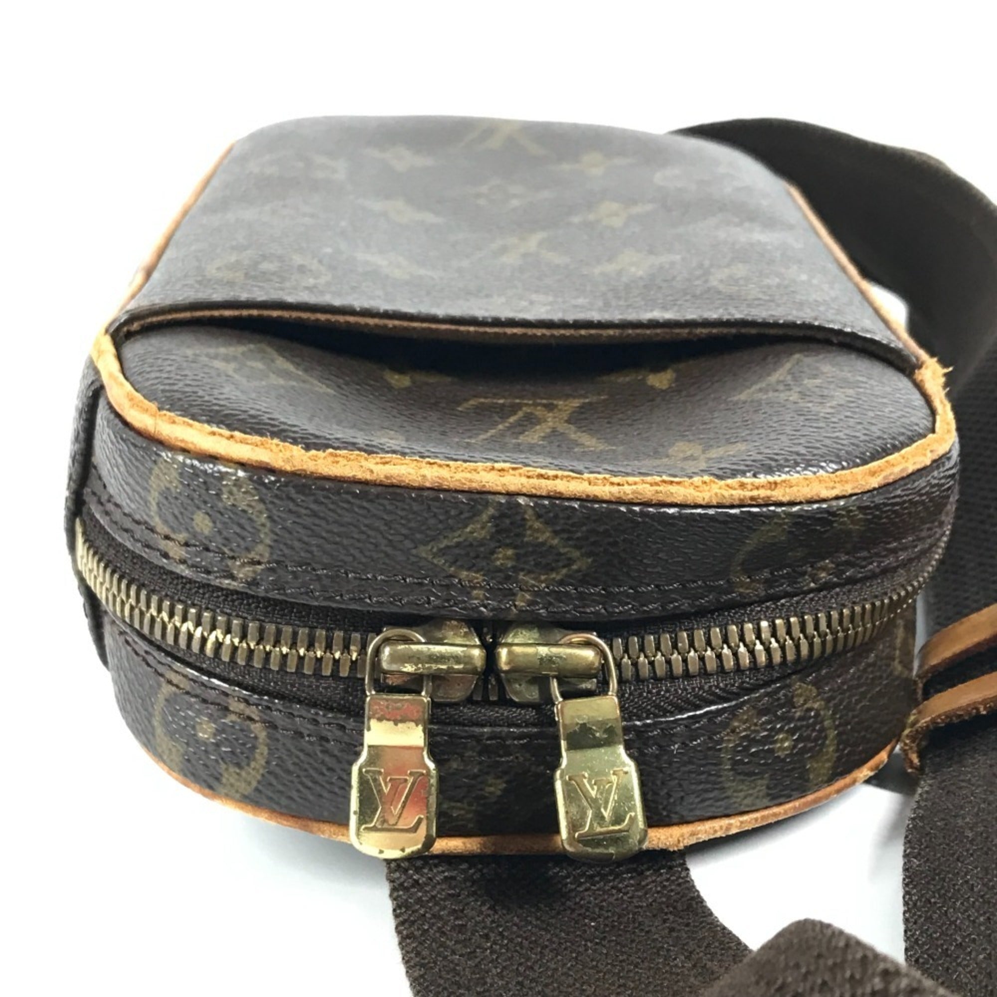 Louis Vuitton Brown Monogram Pochette Shoulder Bag Sling Bag (Pre-Owned)