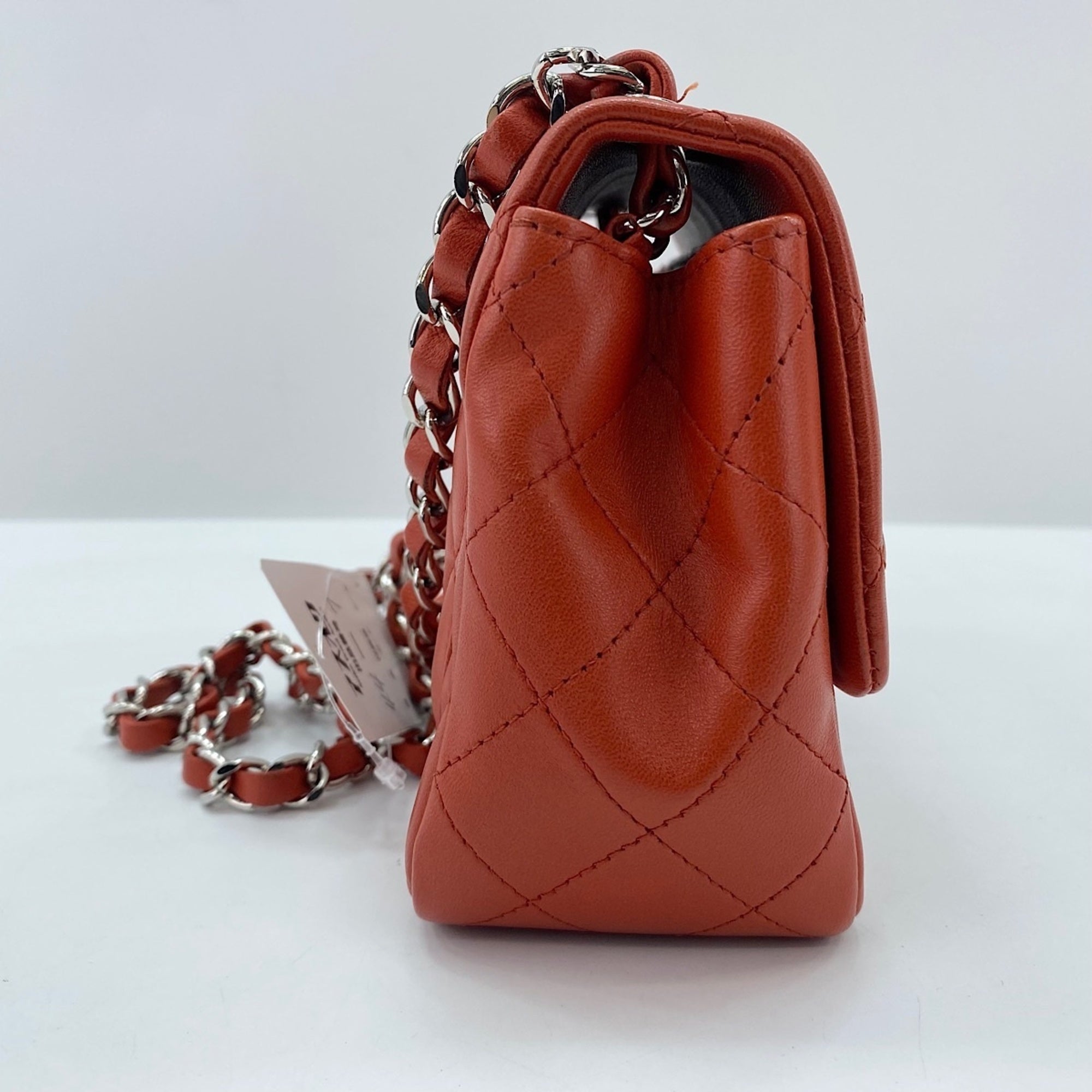 Chanel Orange Shoulder Bag (Pre-Owned)