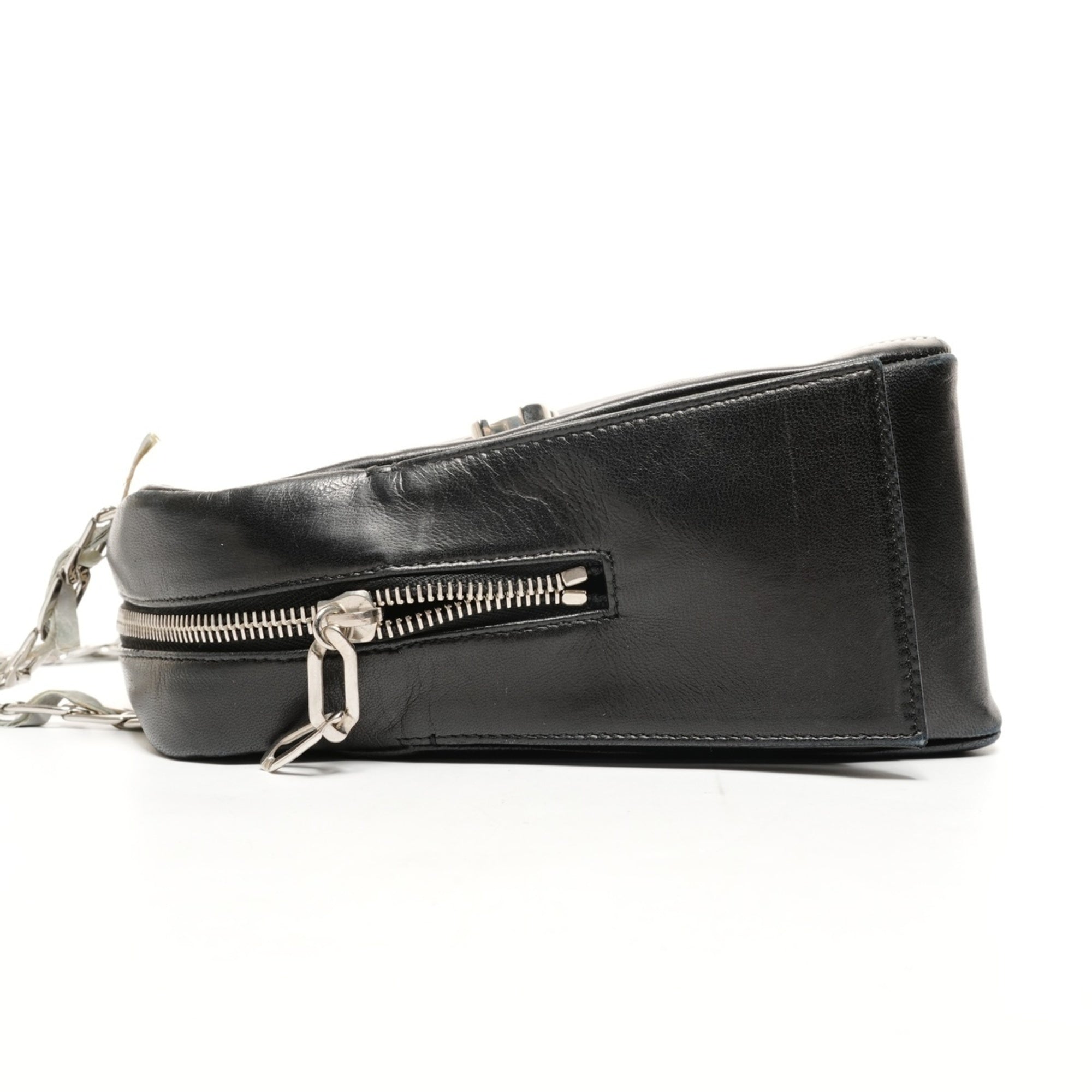 Chanel Black Shoulder Bag (Pre-Owned)