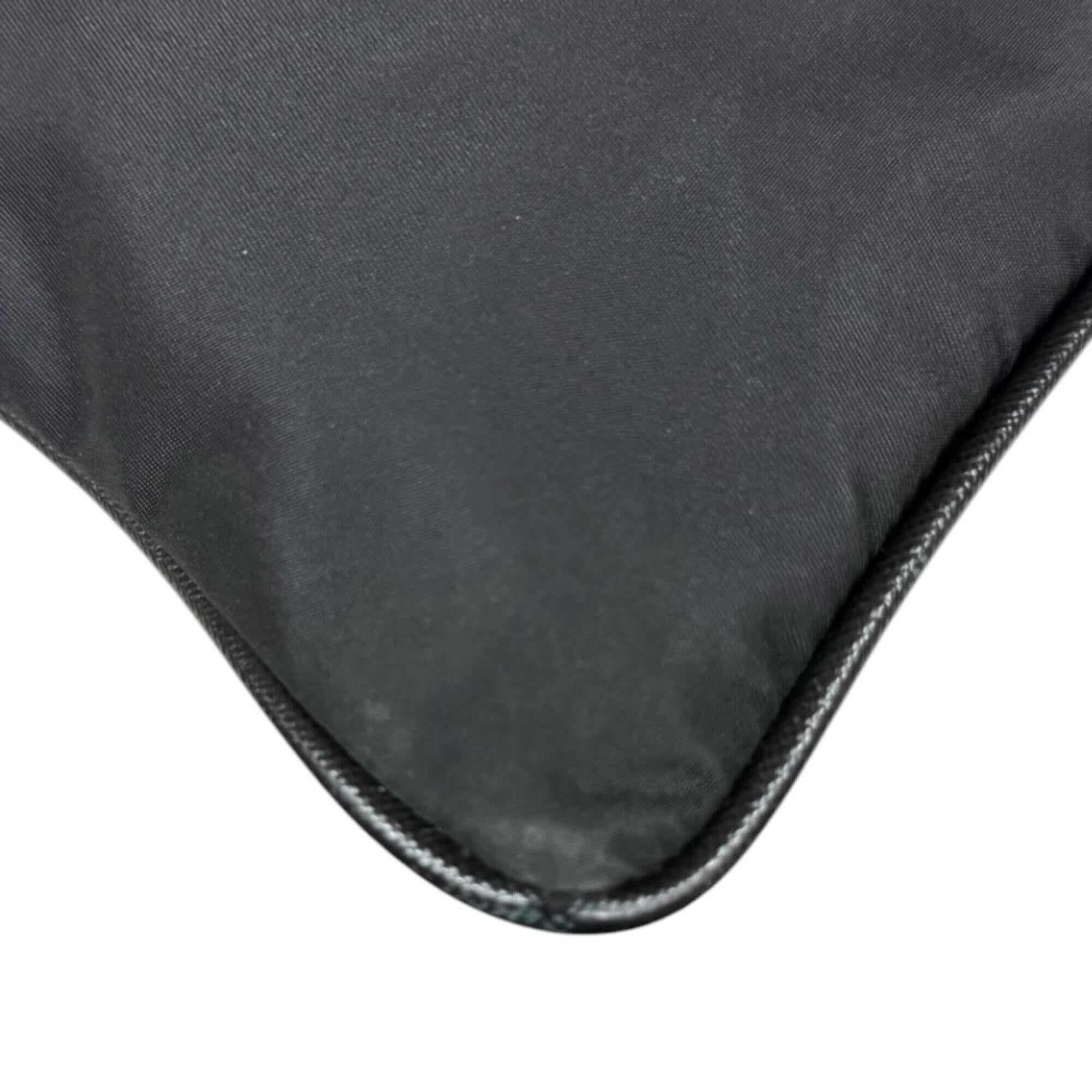 Prada Black Nylon Shoulder Bag (Pre-Owned)