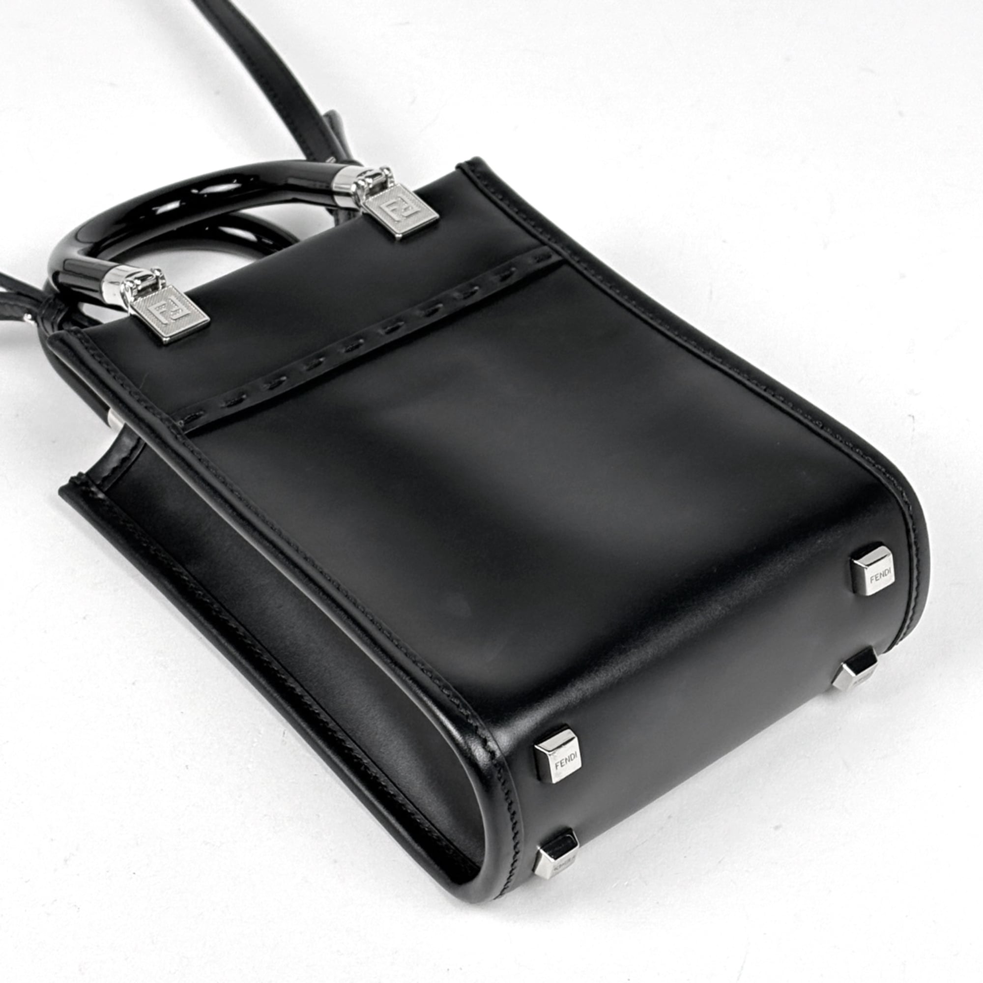 Fendi Black Leather Handbag (Pre-Owned)