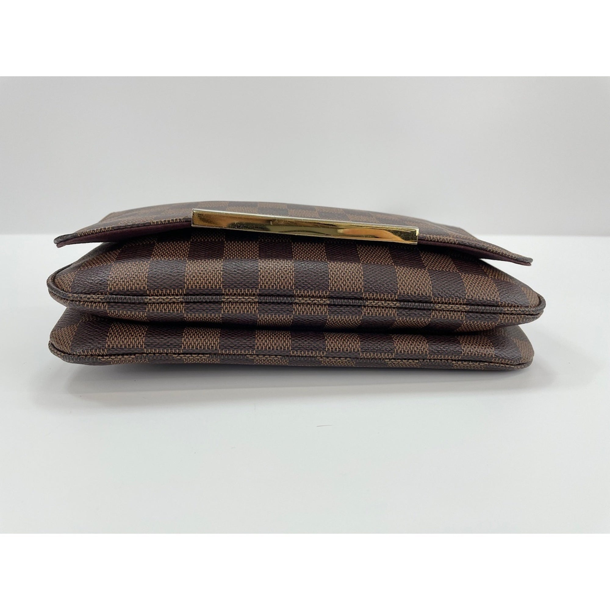 Louis Vuitton Brown Shoulder Bag (Pre-Owned)