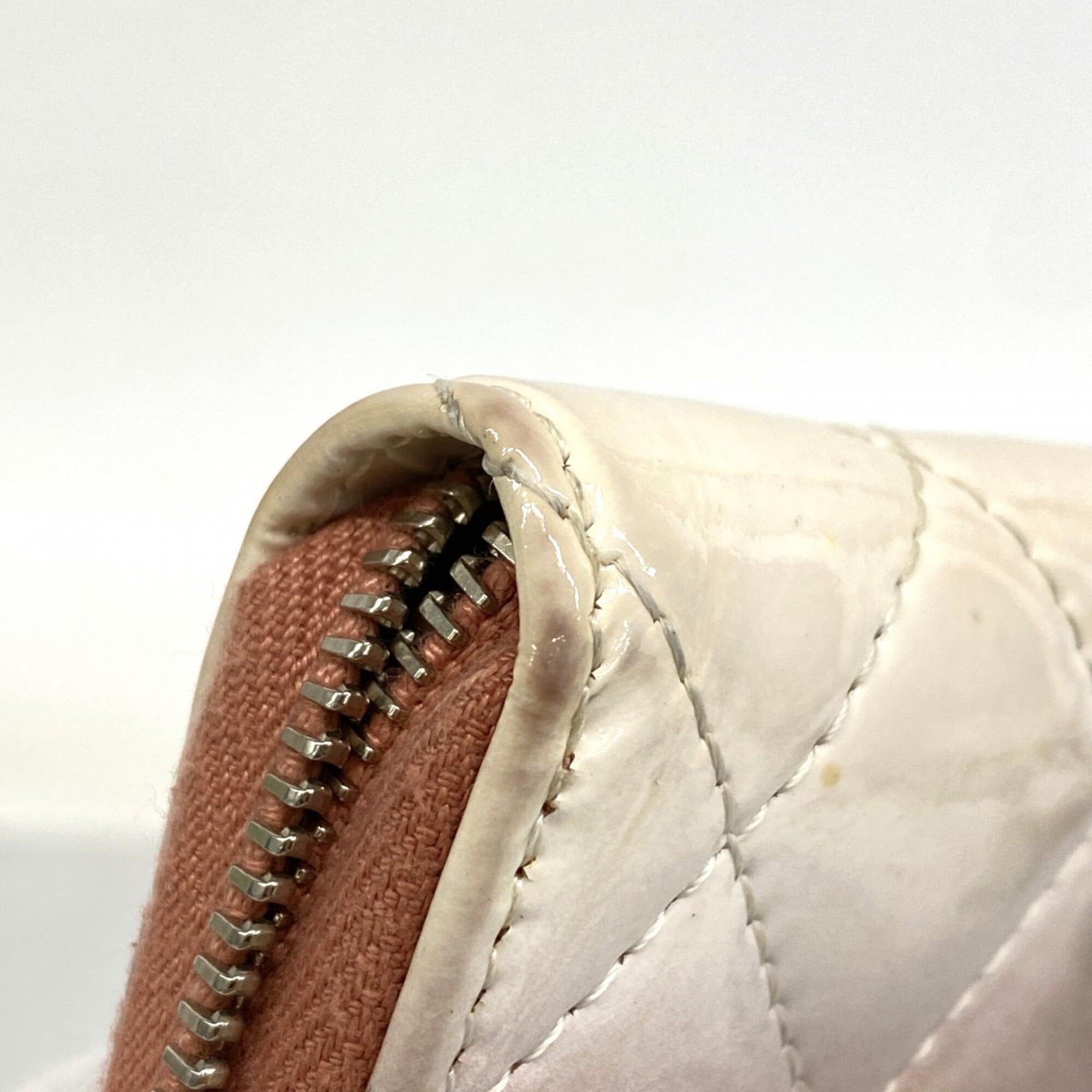 Chanel Pink White Leather Patent Leather Wallet (Bi-Fold) (Pre-Owned)