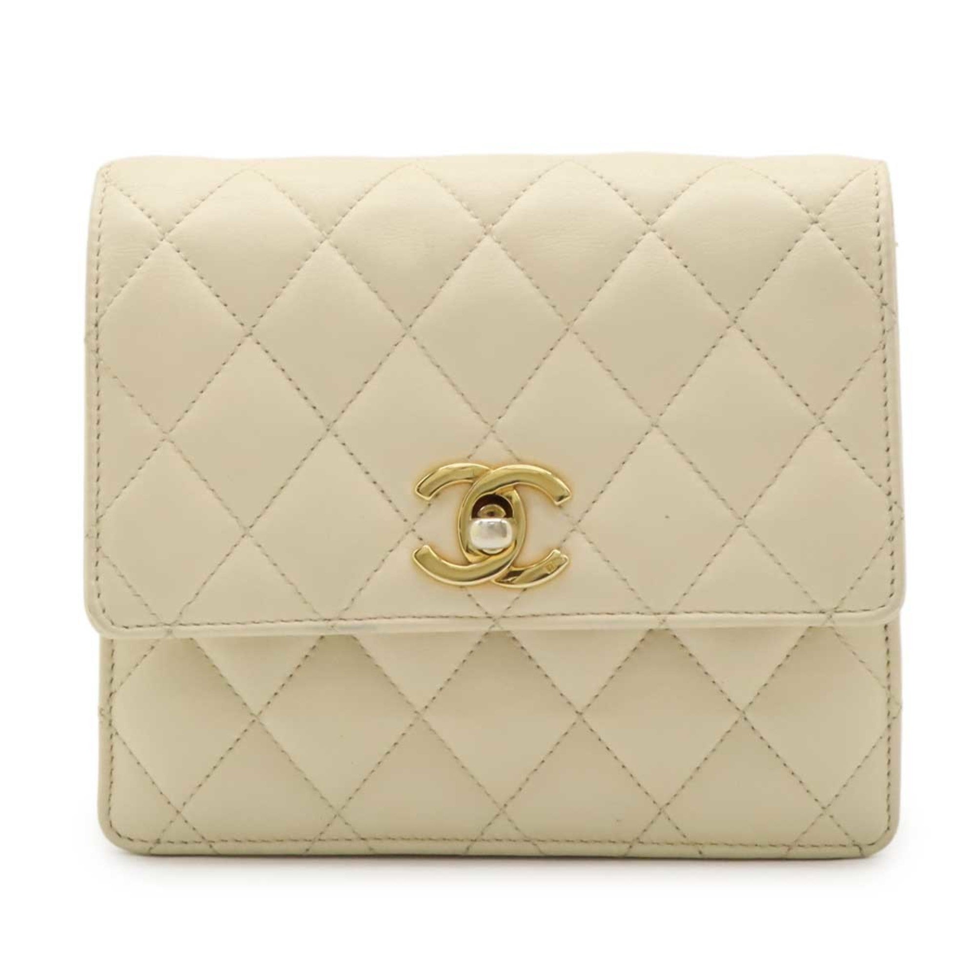 Chanel Ivory Leather Fanny Pack (Pre-Owned)