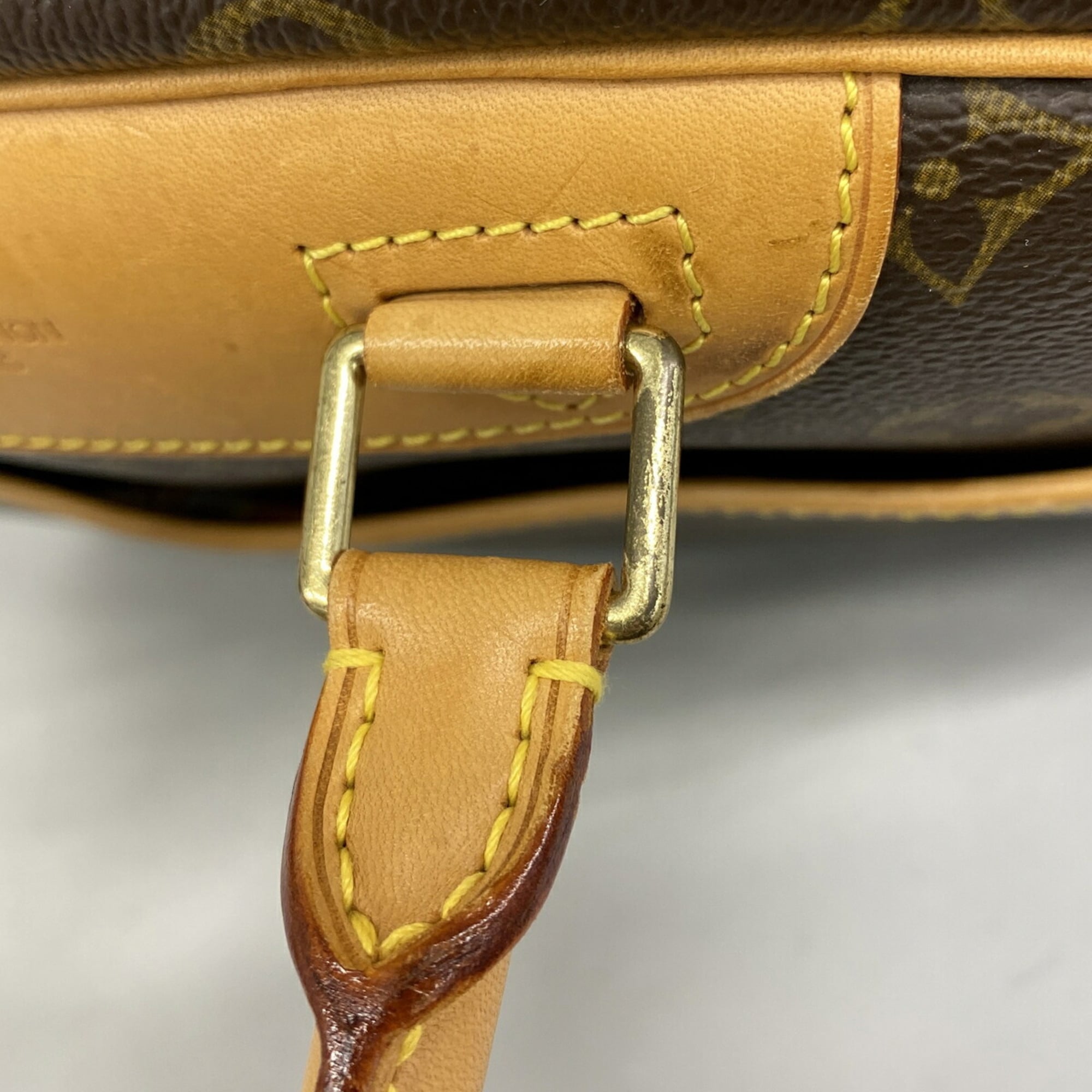 Louis Vuitton Brown Handbag (Pre-Owned)