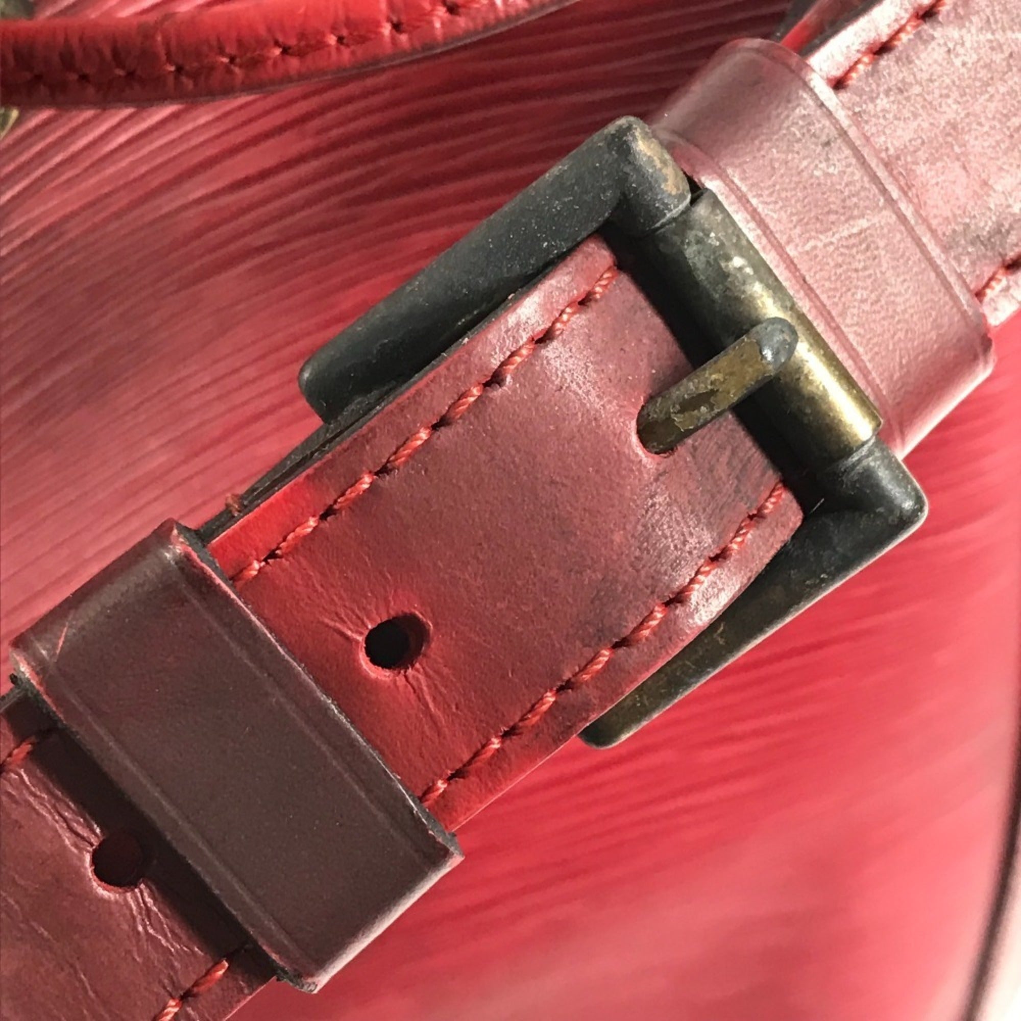 Louis Vuitton Castilian Red Red Color Epi Leather Shoulder Bag (Pre-Owned)