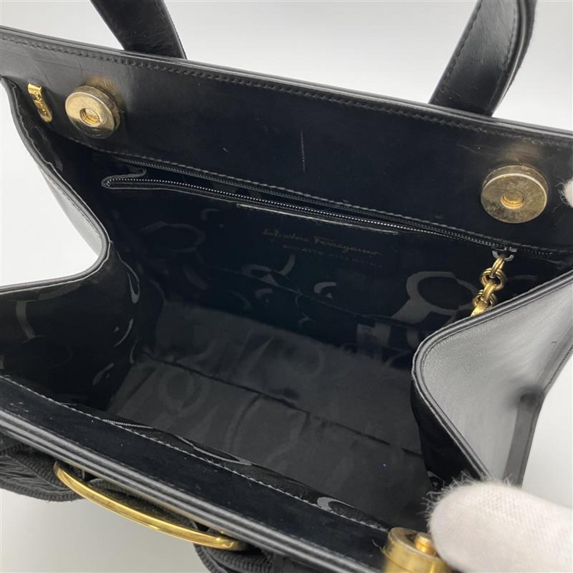 Salvatore Ferragamo Black Handbag (Pre-Owned)