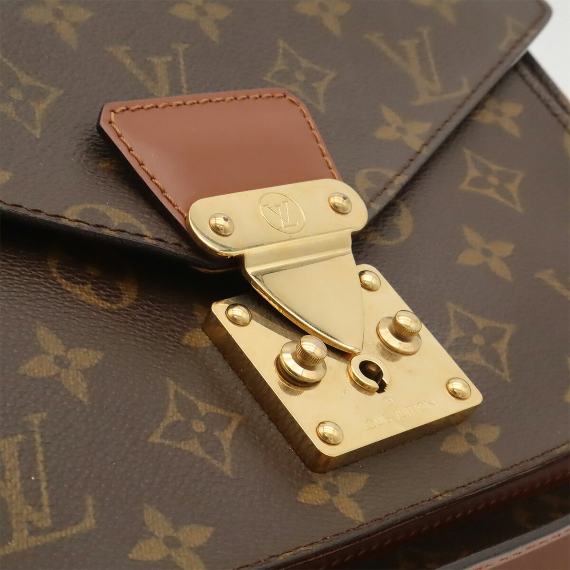 Louis Vuitton Brown Monogram Canvas Clutch Bag Handbag Shoulder Bag (Pre-Owned)