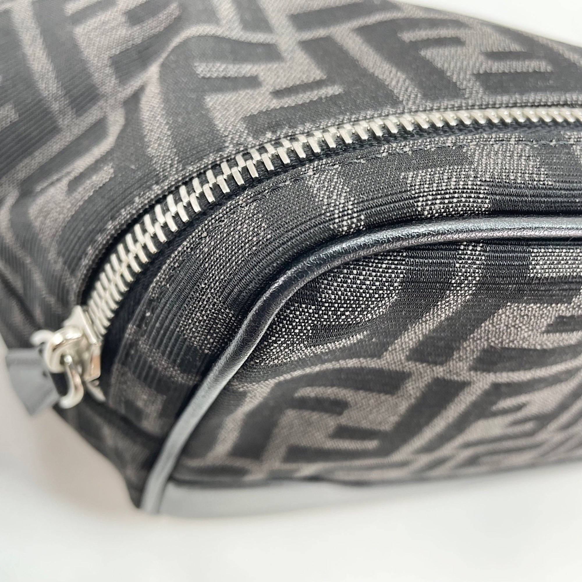 Fendi Black Canvas Shoulder Bag (Pre-Owned)
