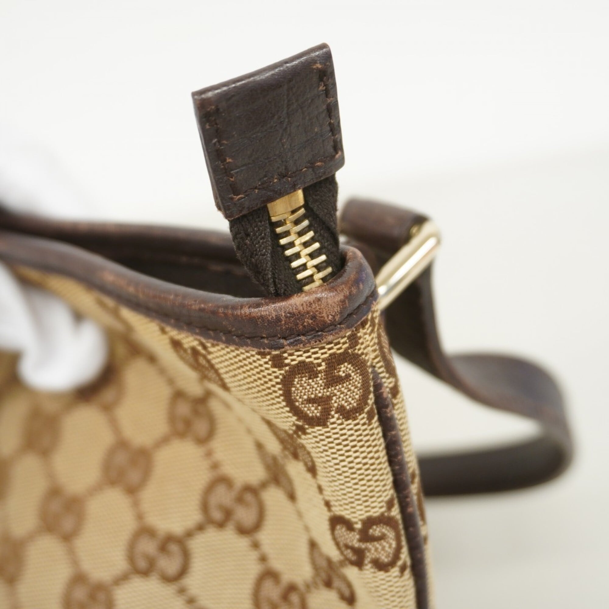 Gucci Beige Canvas Shoulder Bag (Pre-Owned)