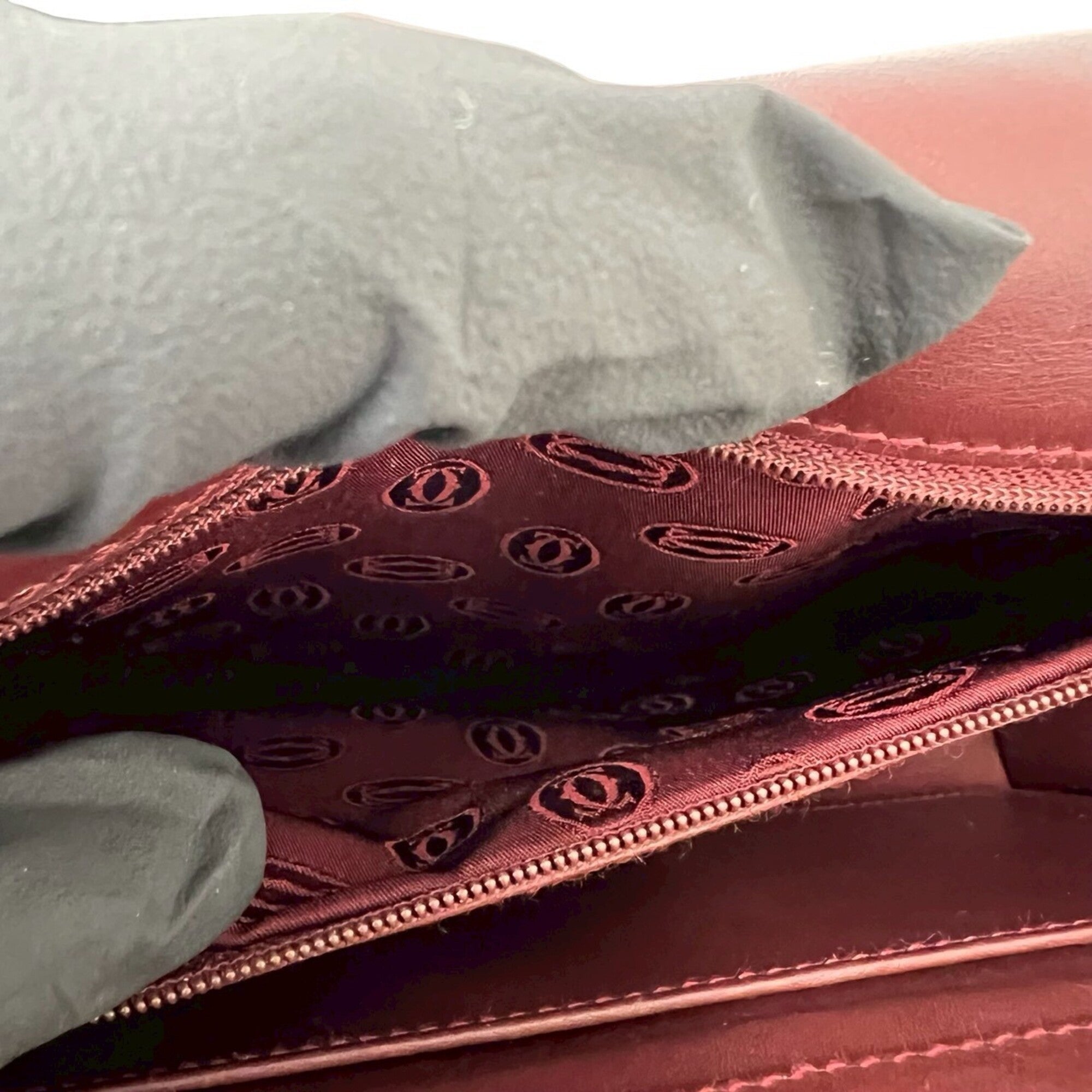 Cartier Wine Red Leather Shoulder Bag (Pre-Owned)