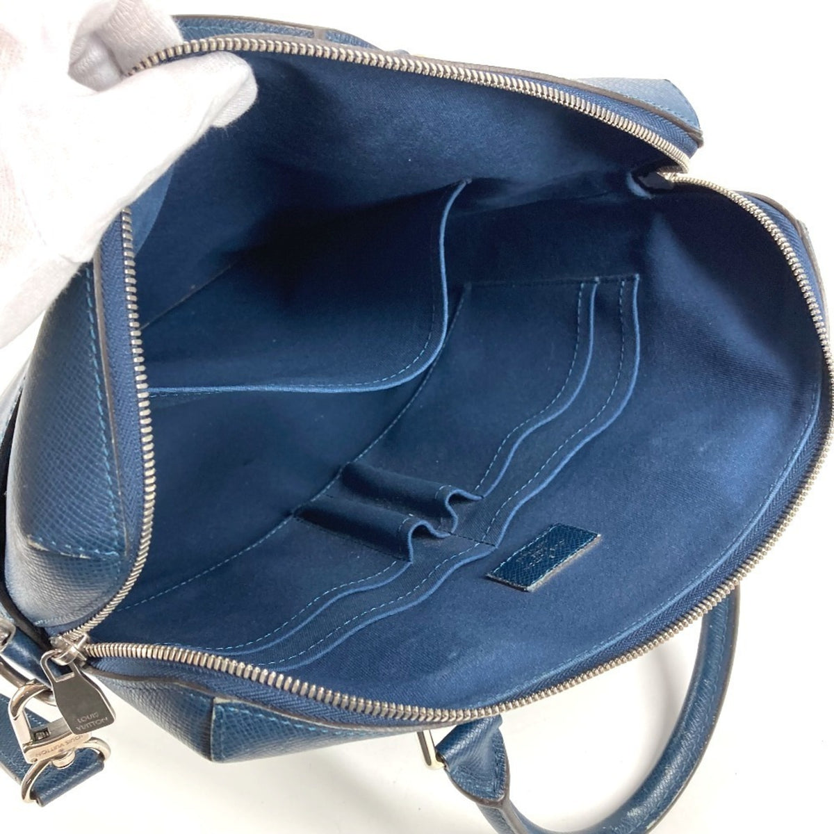 Louis Vuitton Blue Ocean Taiga Leather Leather Shoulder Bag Tote Bag (Pre-Owned)