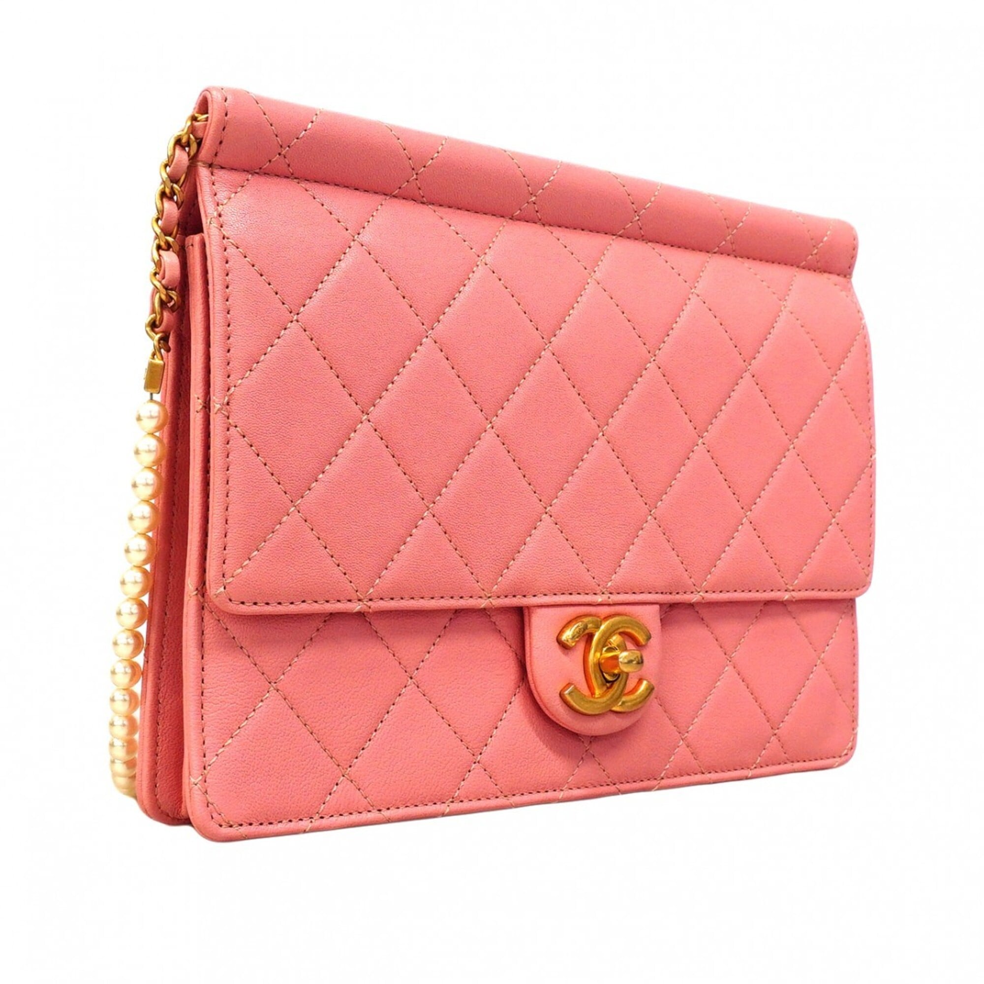 Chanel Pink Leather Shoulder Bag (Pre-Owned)
