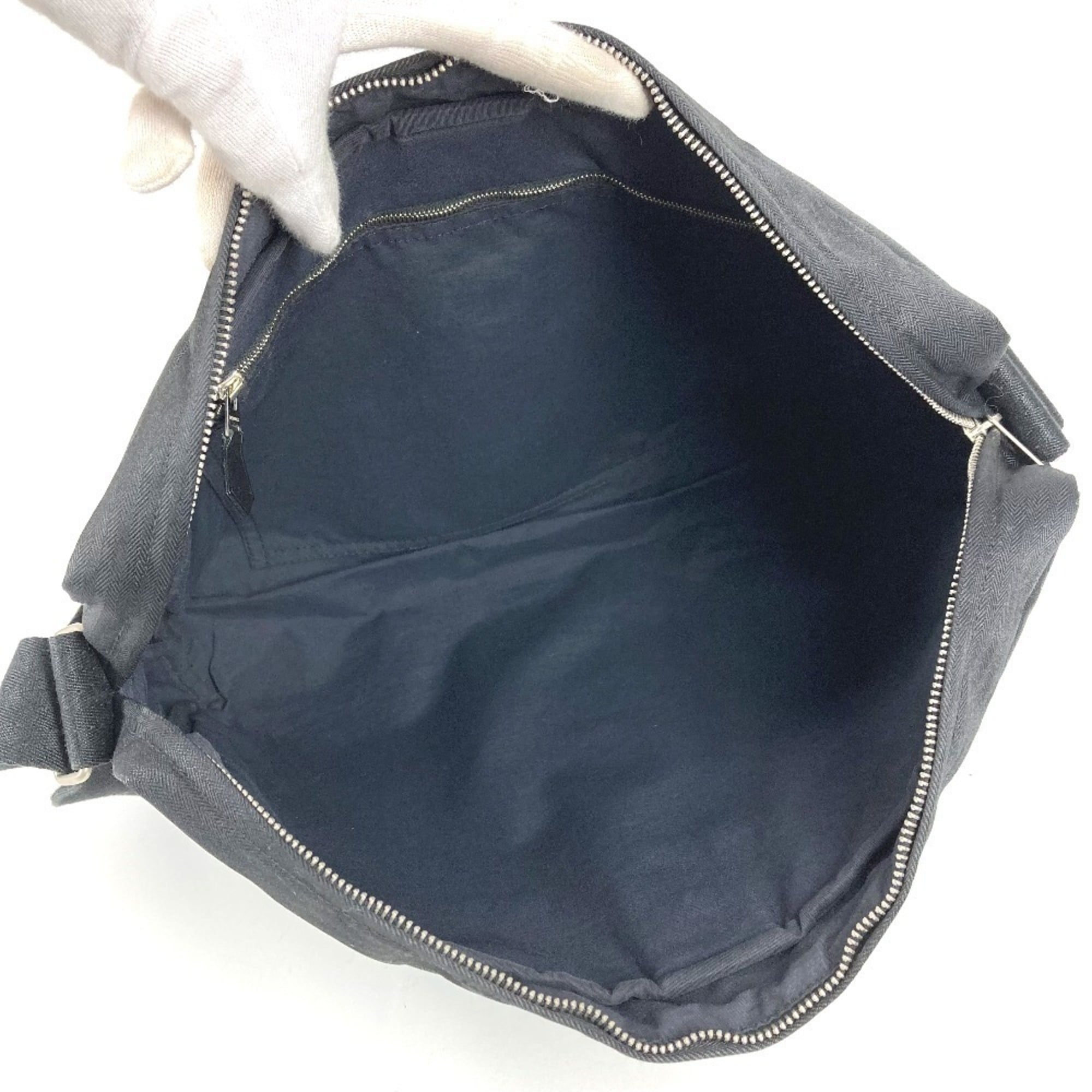 Hermes Acapulco Black Toile Chevron Leather Messenger Bag Shoulder Bag (Pre-Owned)