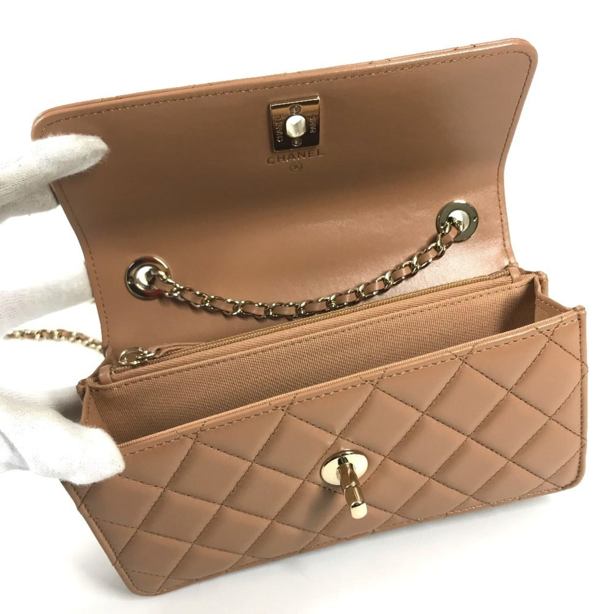 Chanel Light Brown Leather Handbag Shoulder Bag (Pre-Owned)