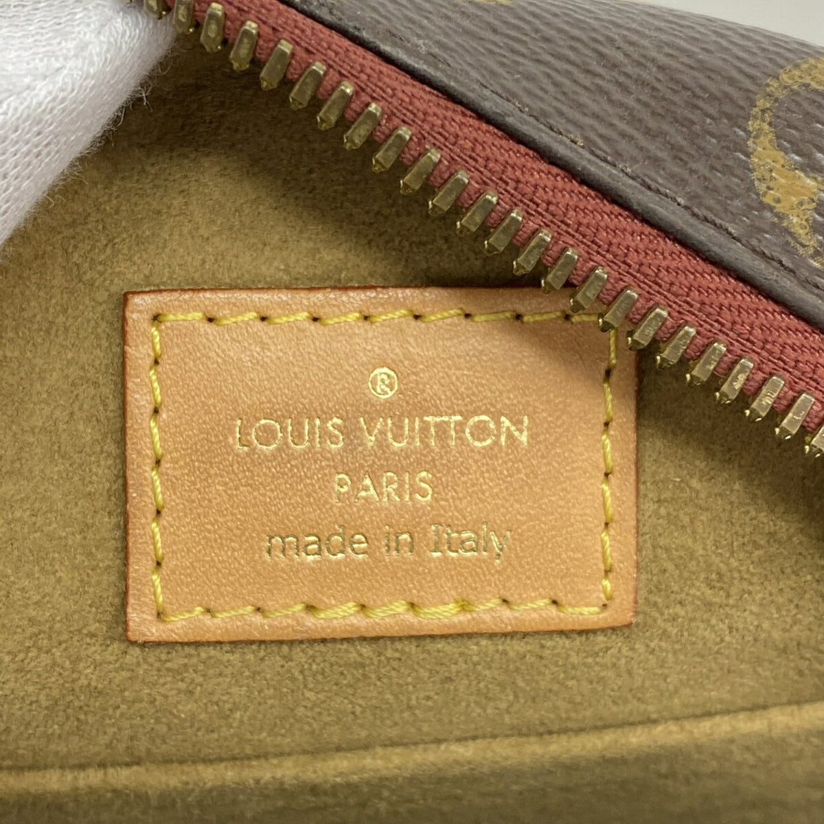 Louis Vuitton Brown Shoulder Bag (Pre-Owned)