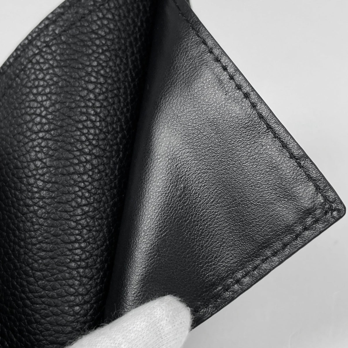 Louis Vuitton Black Noir Leather Wallet (Bi-Fold) (Pre-Owned)