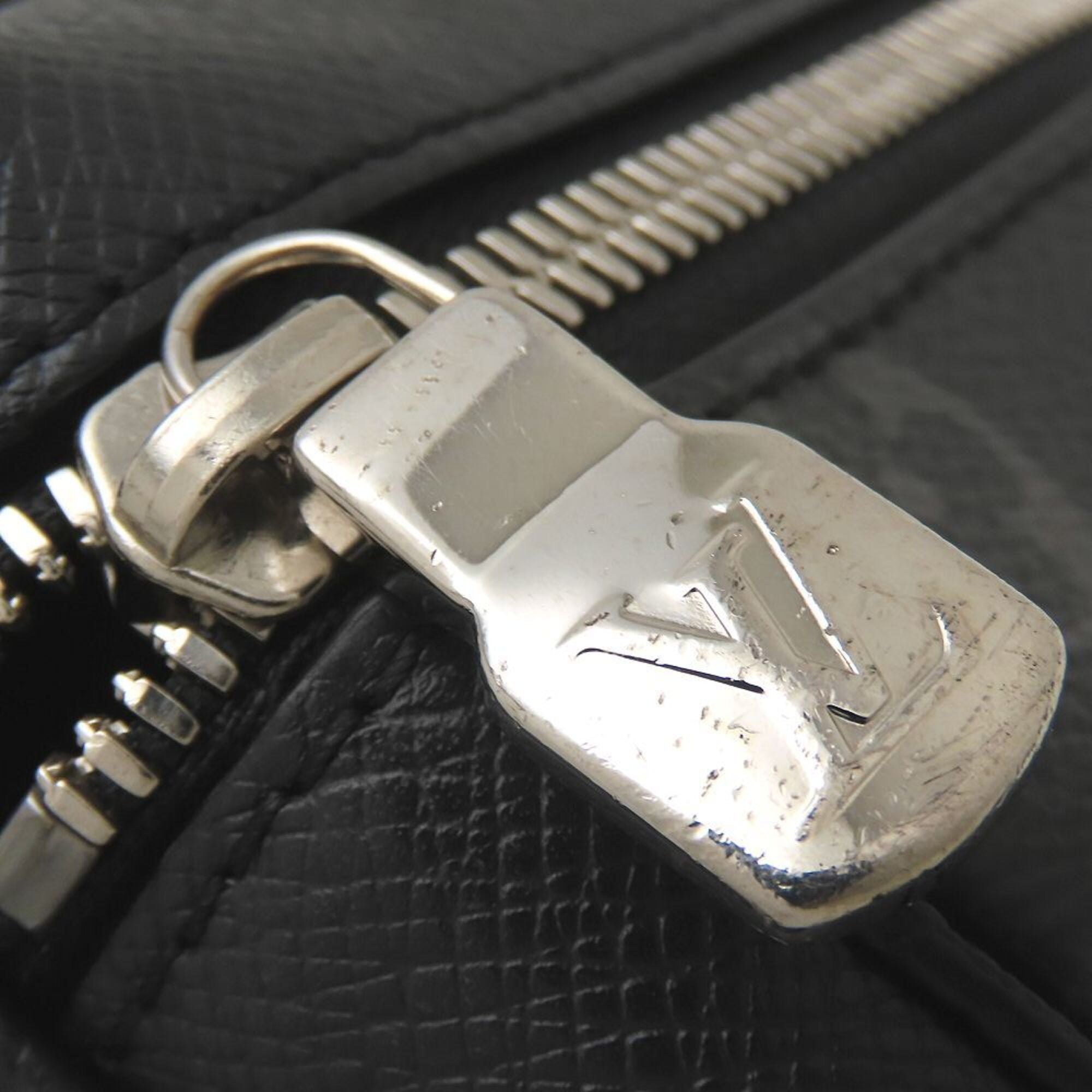 Louis Vuitton Taigarama Noir Taigarama Sling Bag (Pre-Owned)
