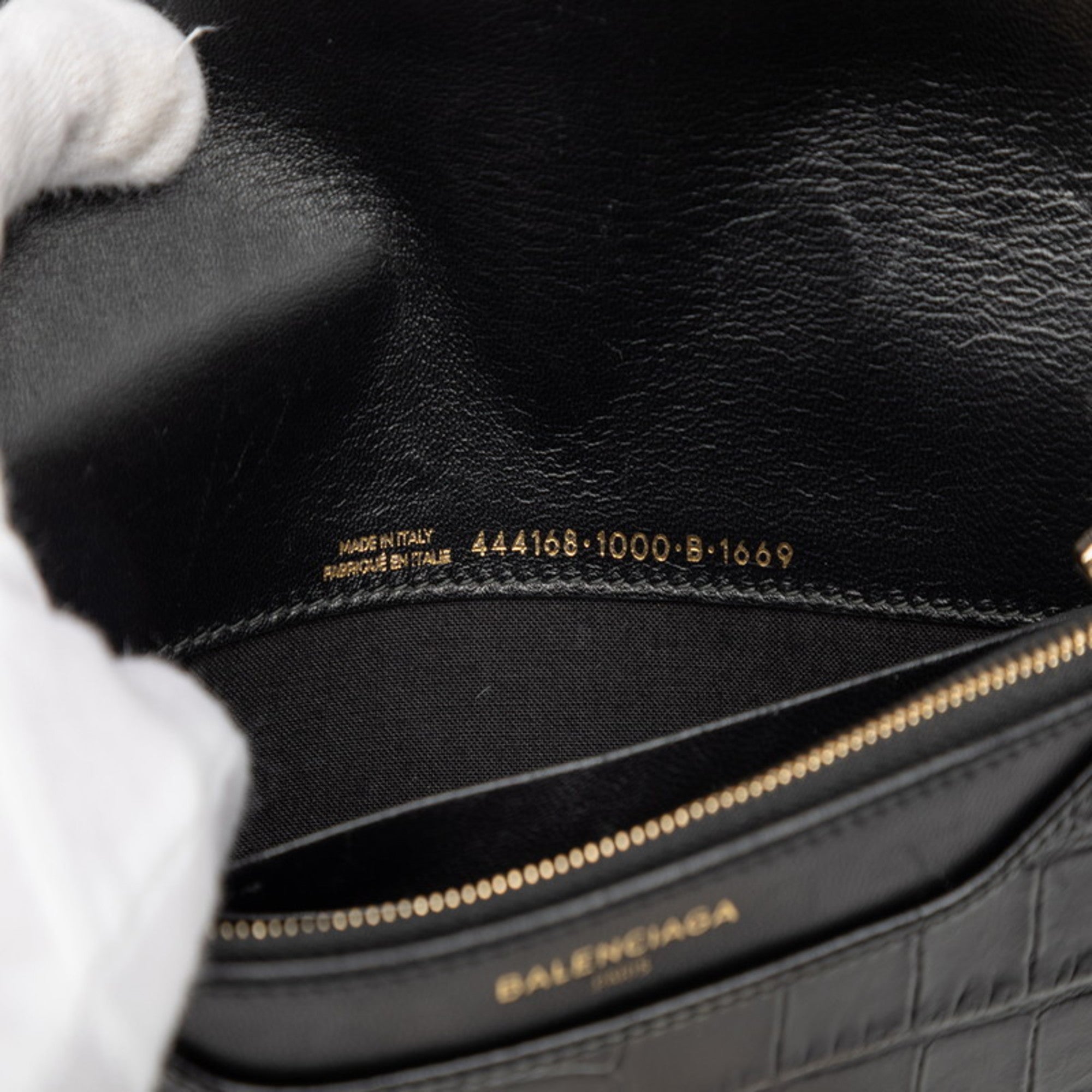 Balenciaga Black Leather Shoulder Bag (Pre-Owned)