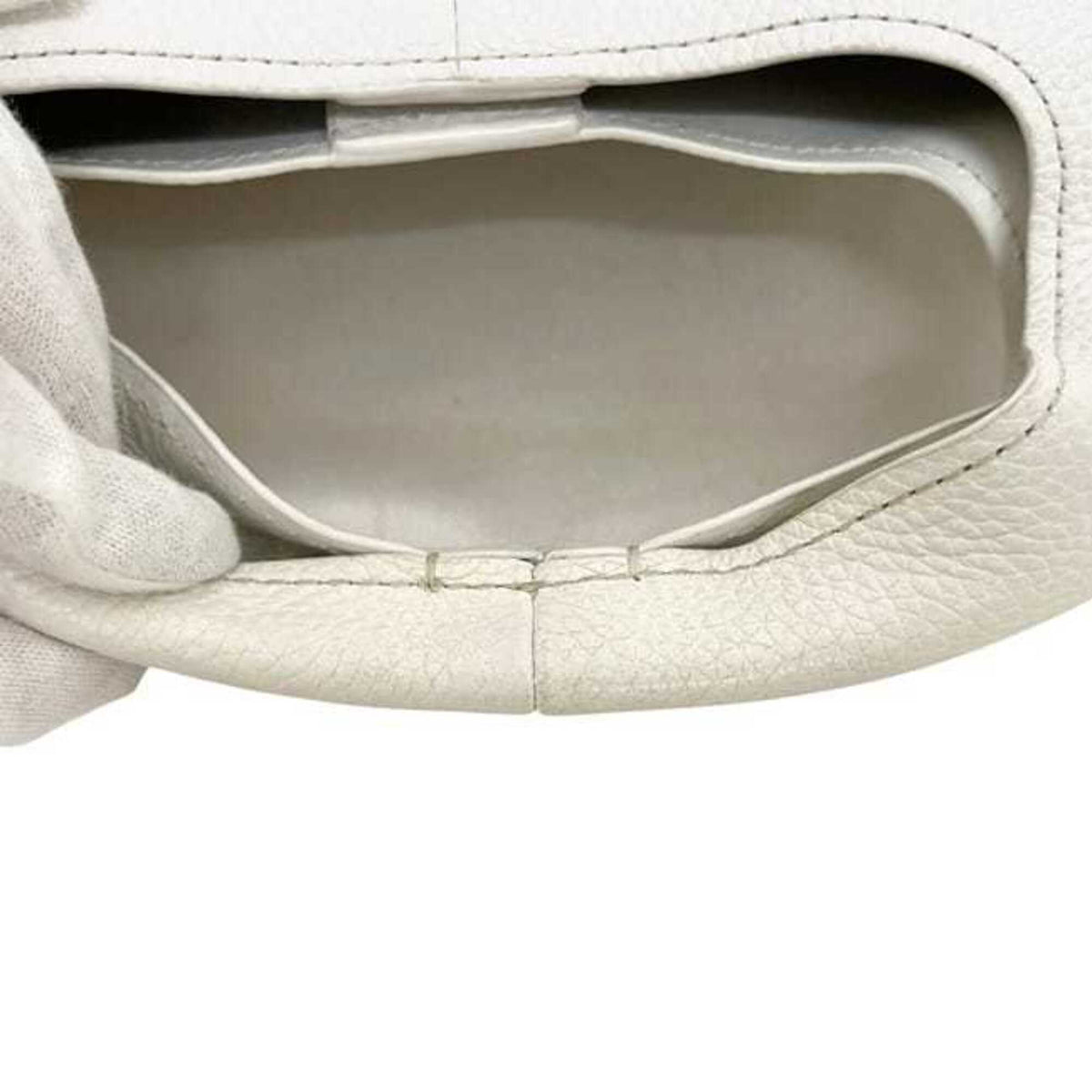 Marc Jacobs White Leather Handbag (Pre-Owned)