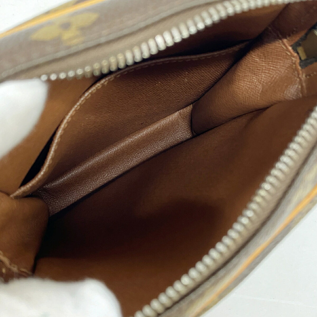 Louis Vuitton Brown Shoulder Bag (Pre-Owned)