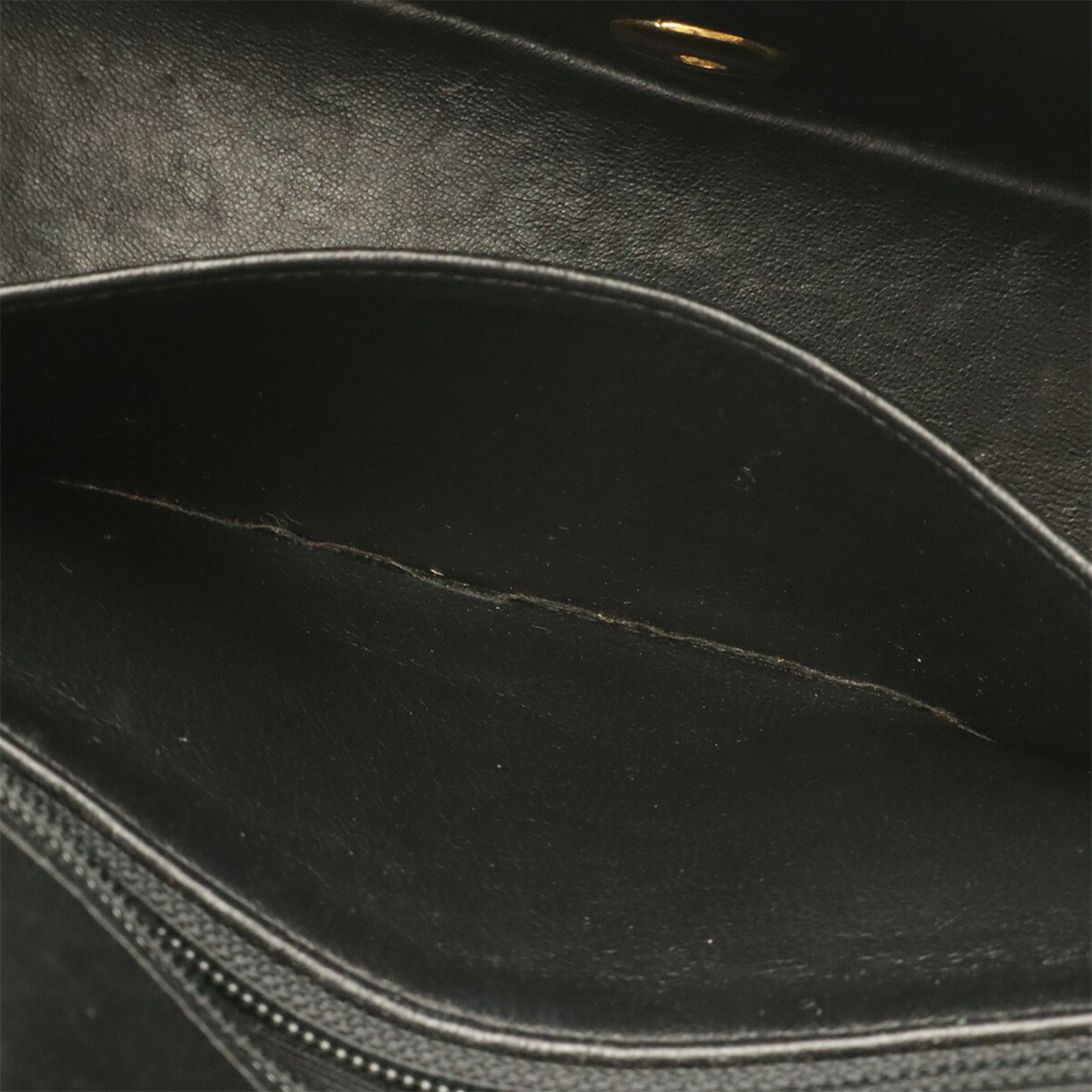 Chanel Matelasse Black Leather Shoulder Bag (Pre-Owned)