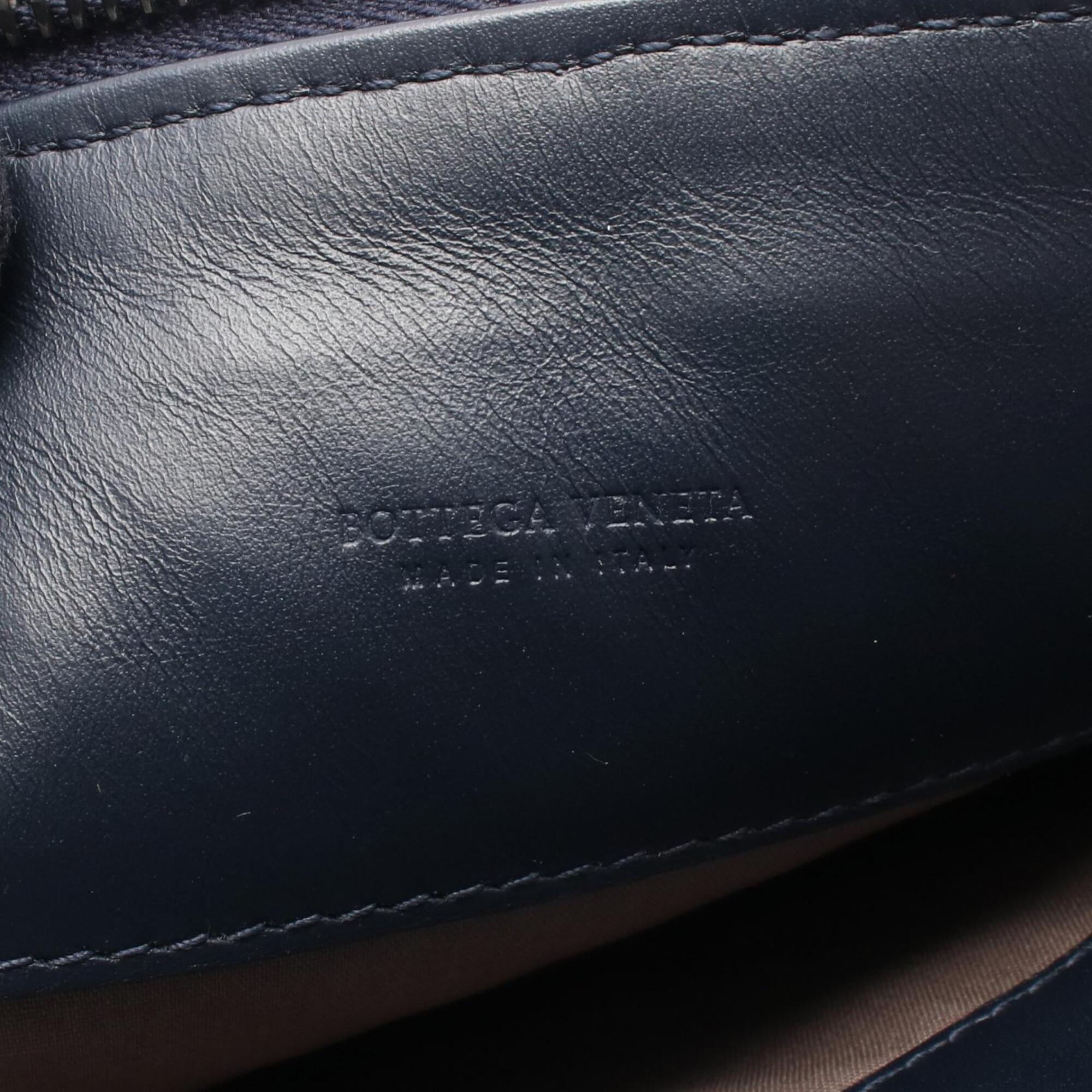 Bottega Veneta Navy Leather Clutch Bag Handbag (Pre-Owned)