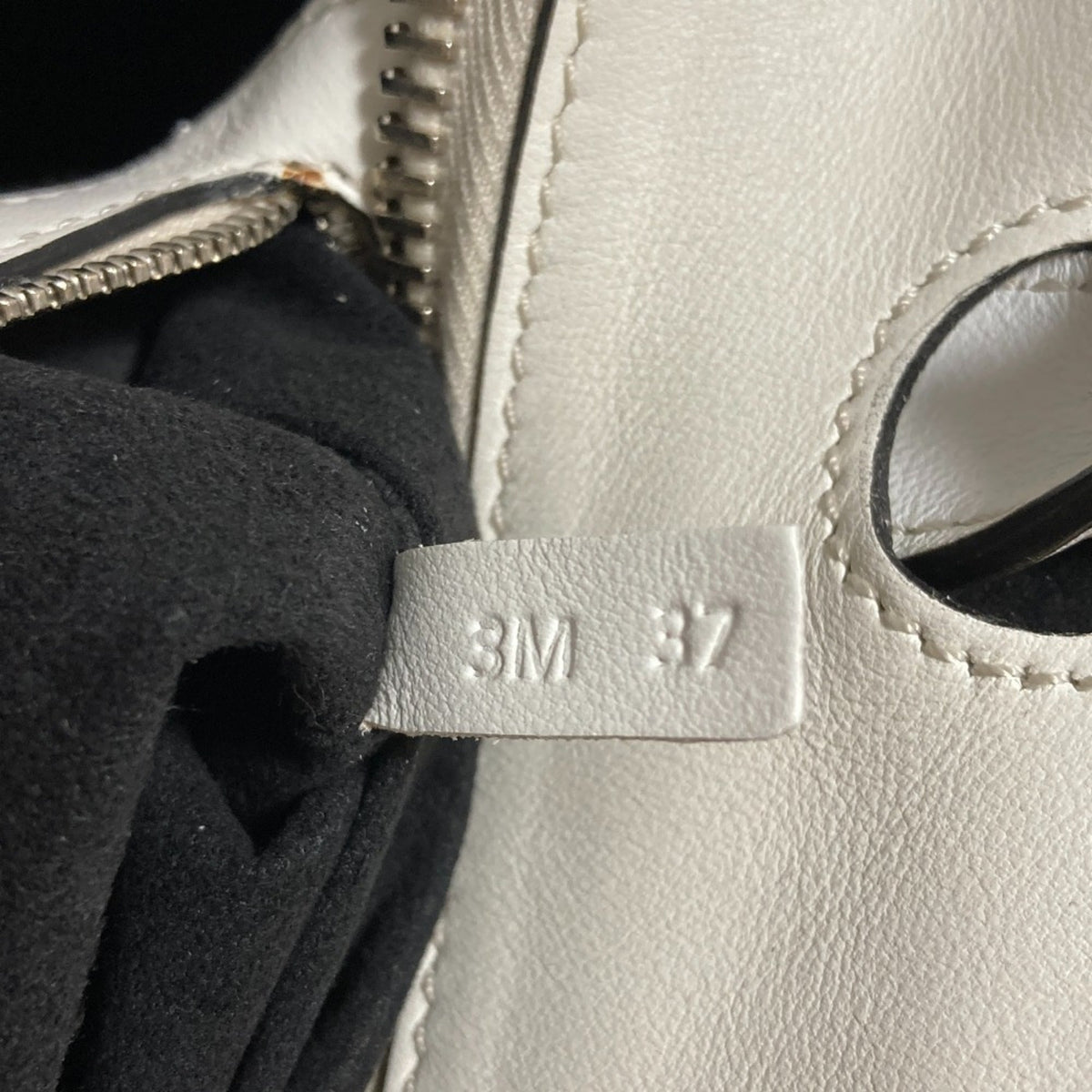 Tod's White Quilting Leather Handbag Shoulder Bag (Pre-Owned)
