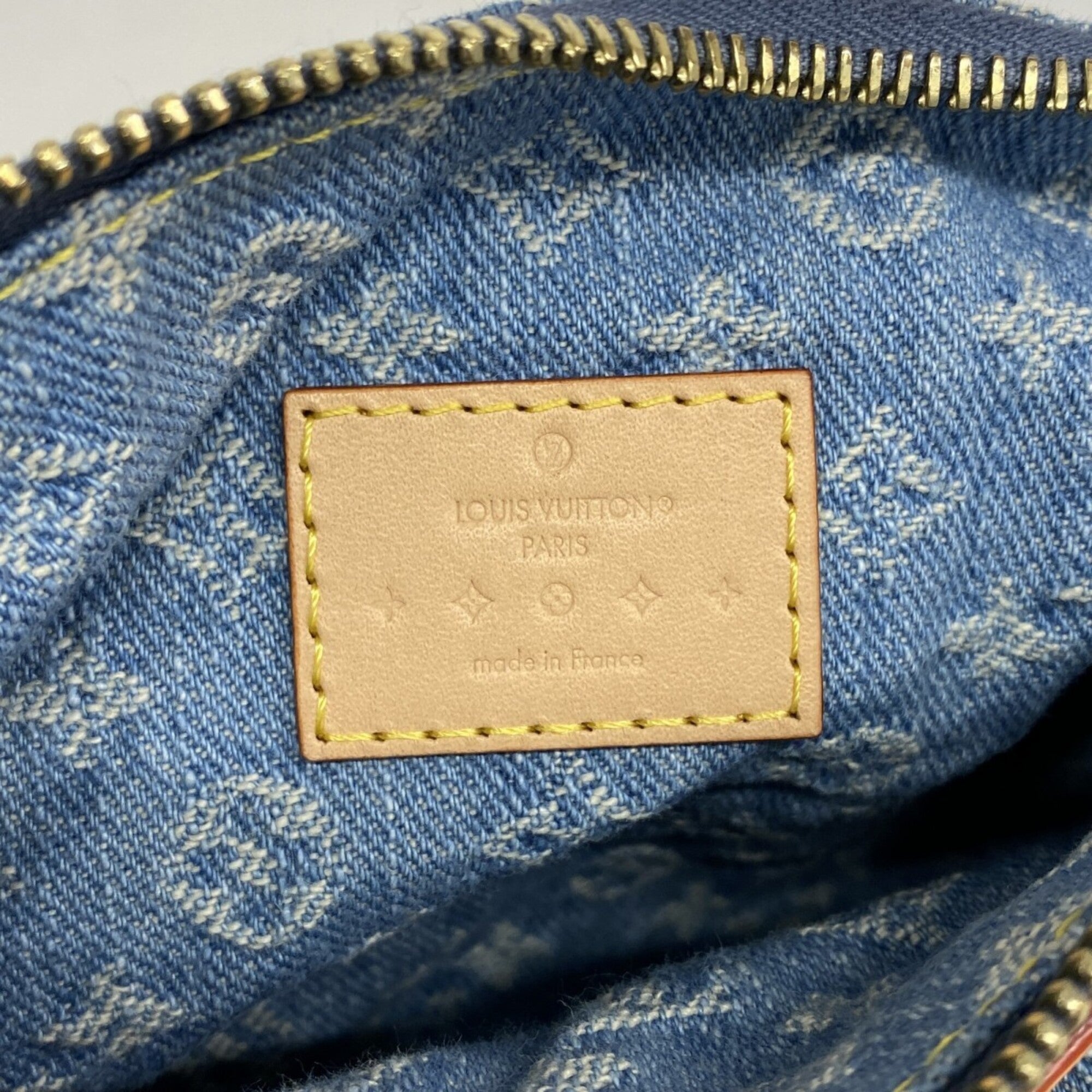 Louis Vuitton Blue Handbag (Pre-Owned)