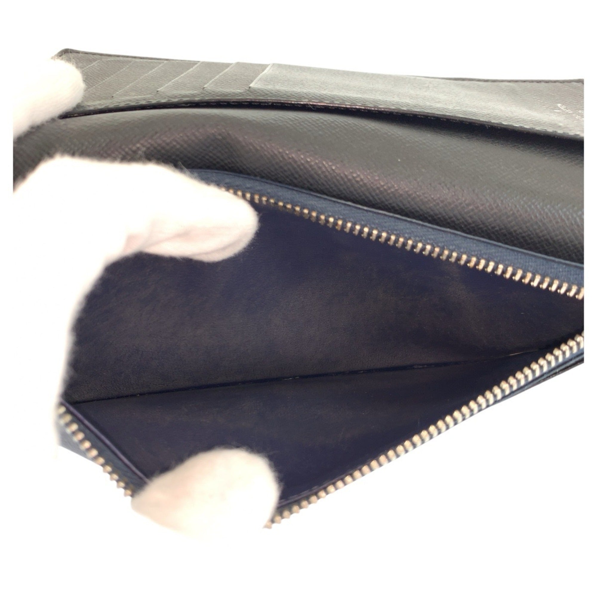 Louis Vuitton Black Navy Noir Taiga Leather Long Wallet (Bi-Fold) (Pre-Owned)