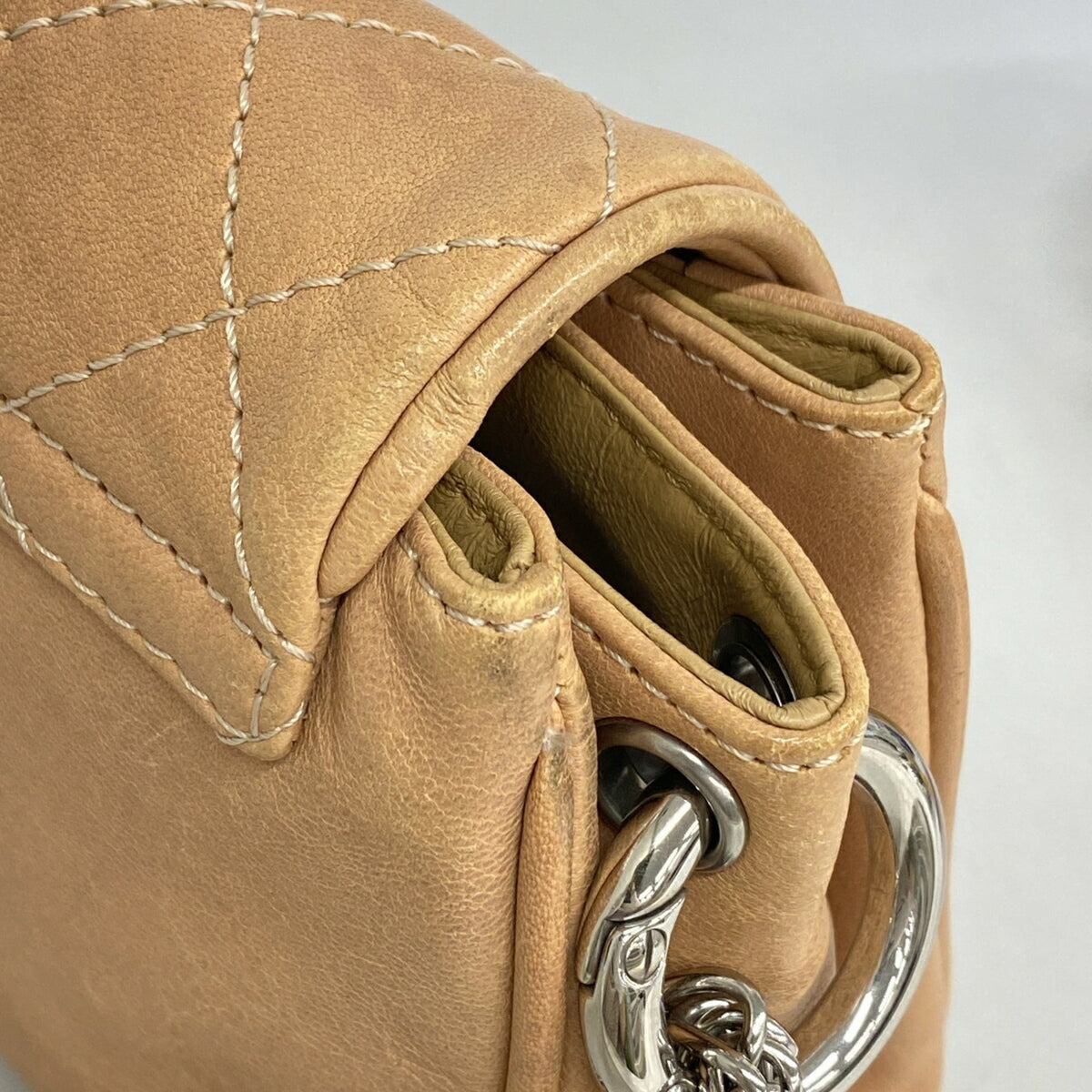 Chanel Light Brown Leather Shoulder Bag (Pre-Owned)
