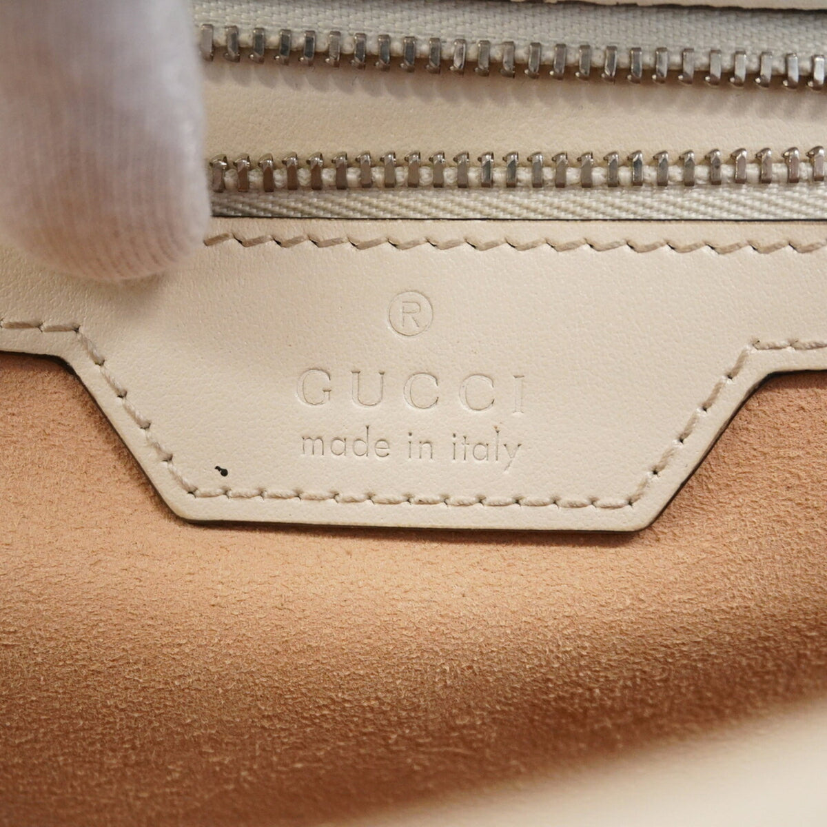 Gucci Ivory Leather Shoulder Bag (Pre-Owned)
