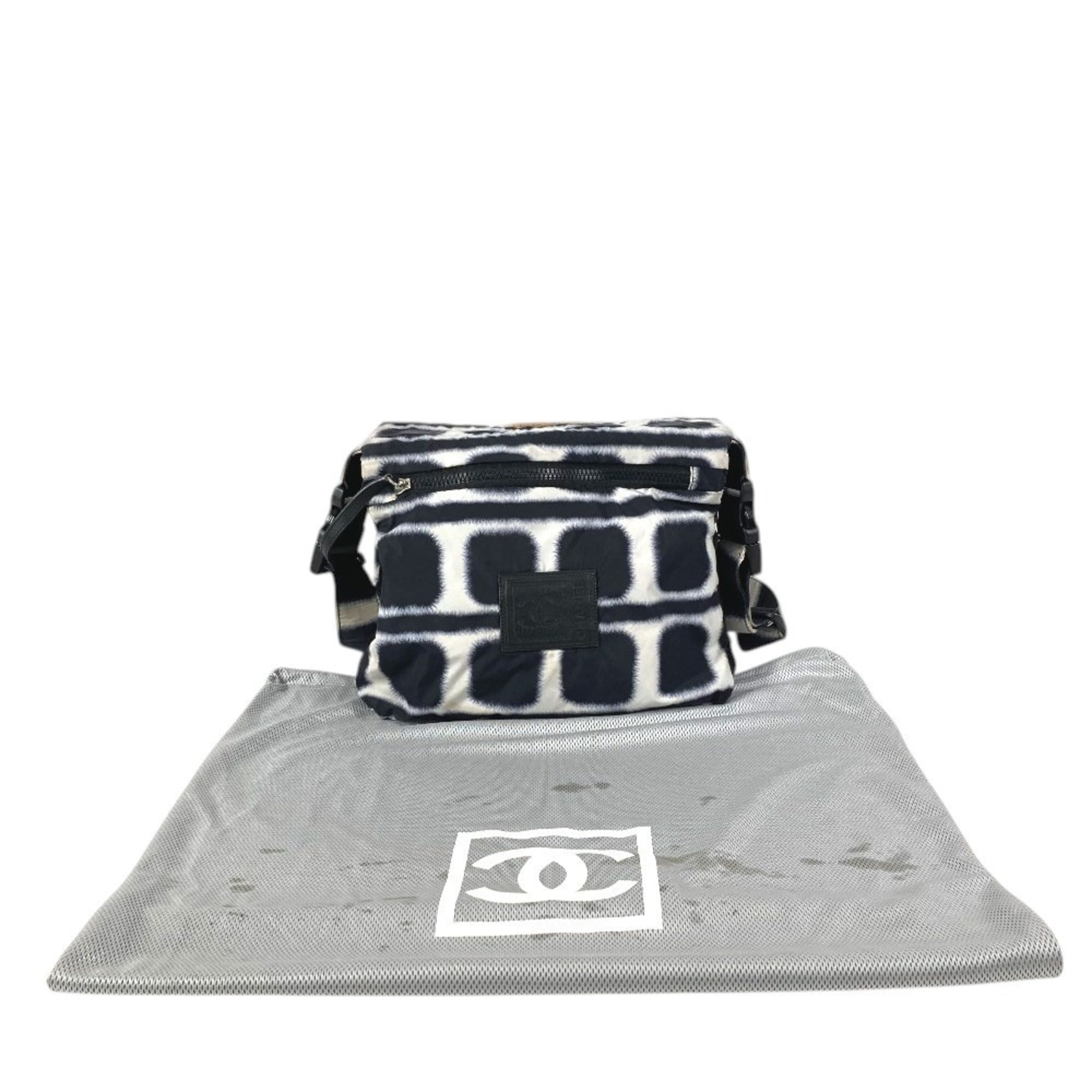 Chanel Sport Black White Nylon Shoulder Bag (Pre-Owned)