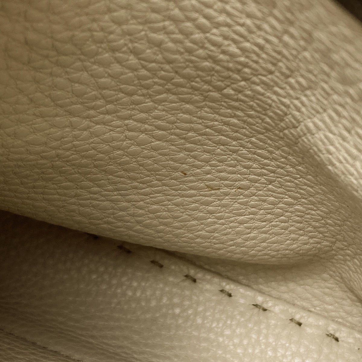Fendi Beige Handbag (Pre-Owned)
