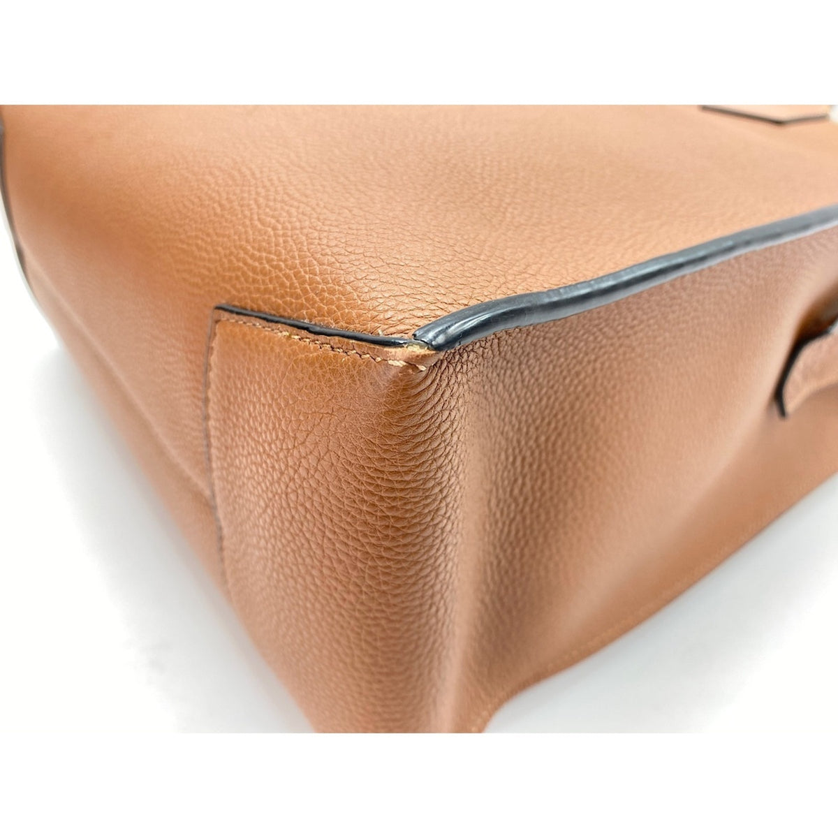 Loewe Brown Shoulder Bag (Pre-Owned)