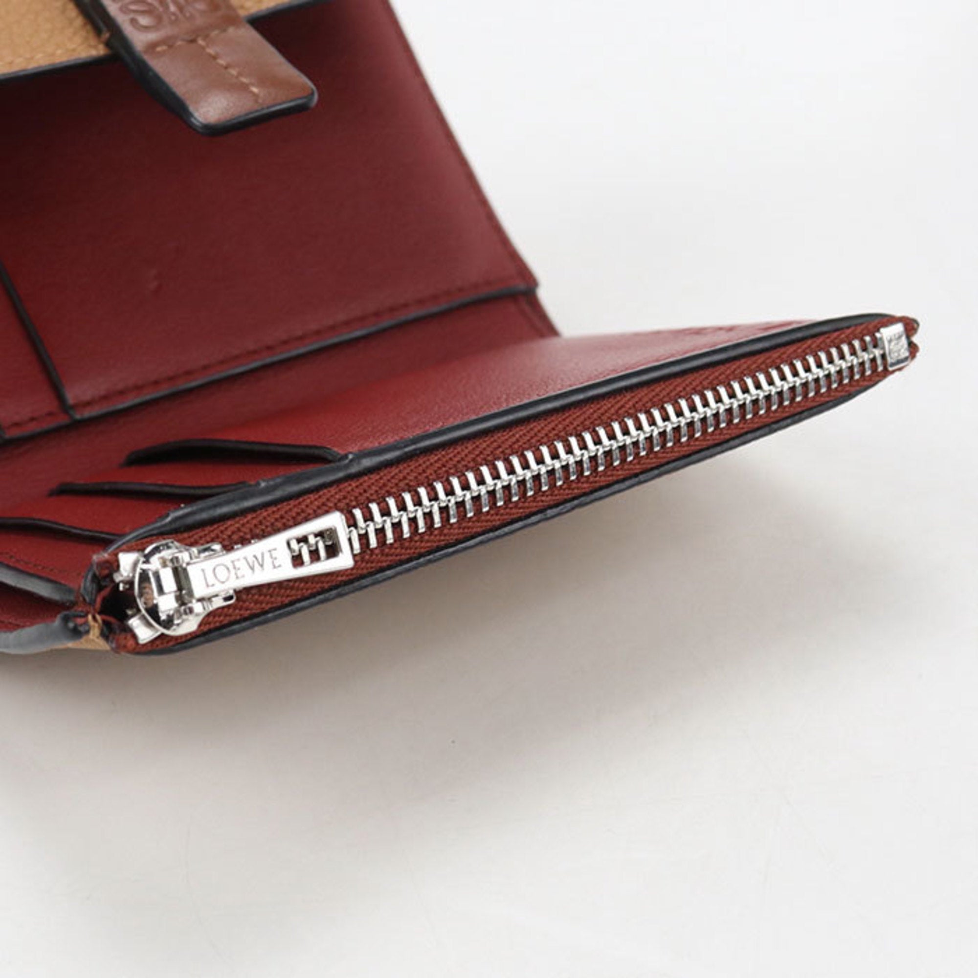 Loewe Brown Leather Coin Purse/Coin Case (Pre-Owned)